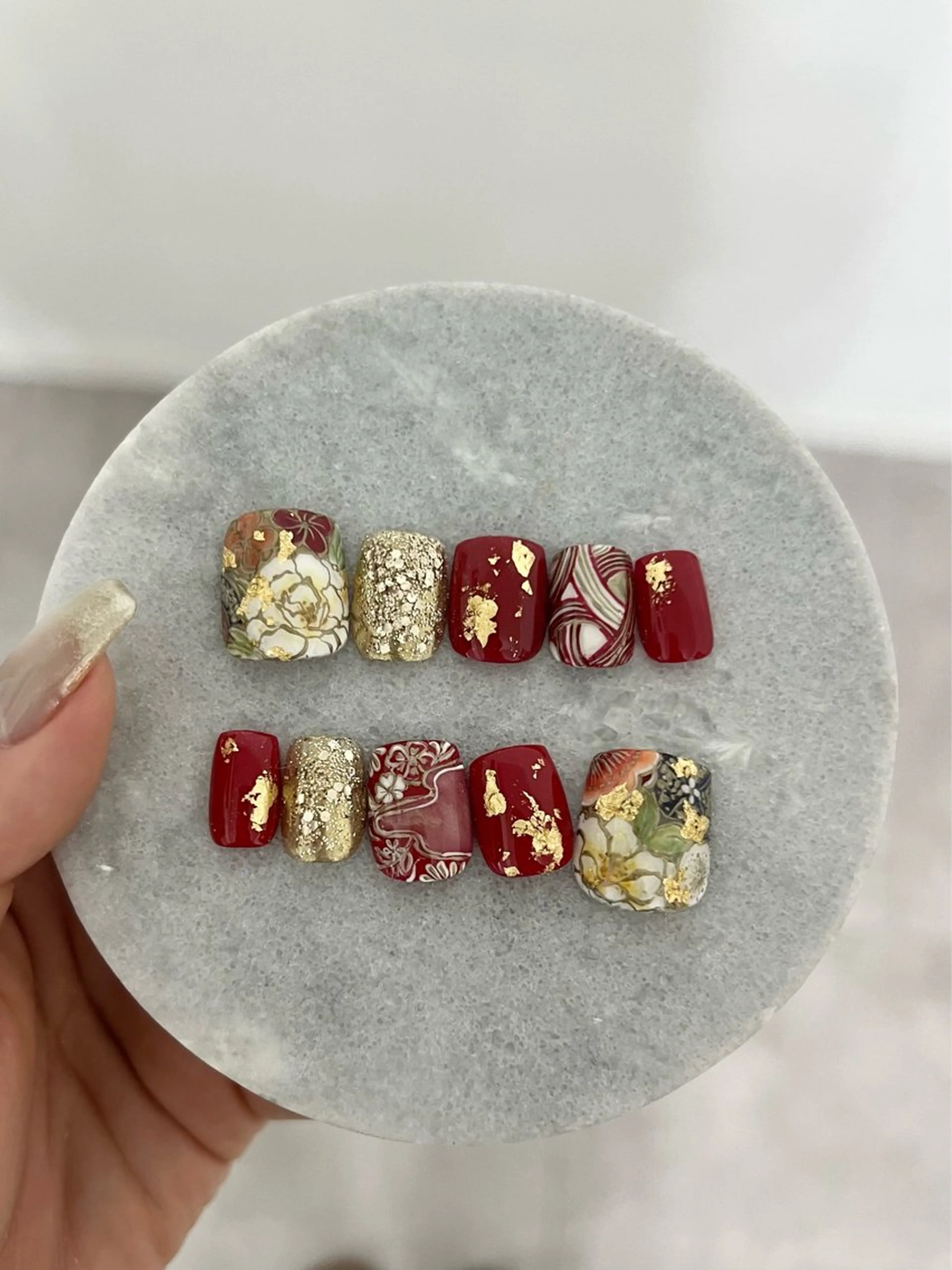ネイル ハンドネイル フットネイル AURA nailartのネイルデザイン
