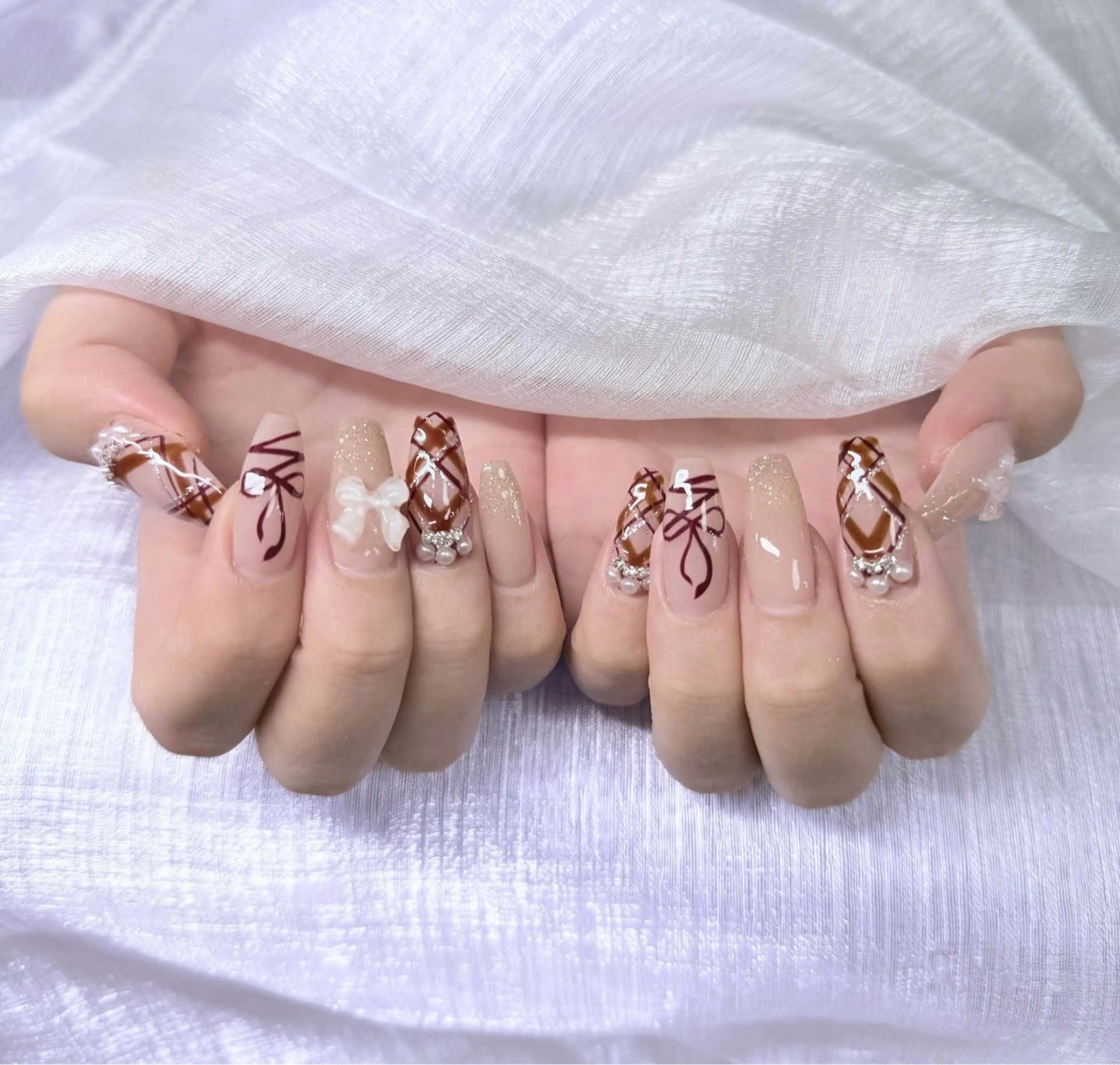 ネイル 長さ出し グラデーション 卒業式 キラキラネイル マグネットネイル ハンドネイル Lee Nailsのネイルデザイン