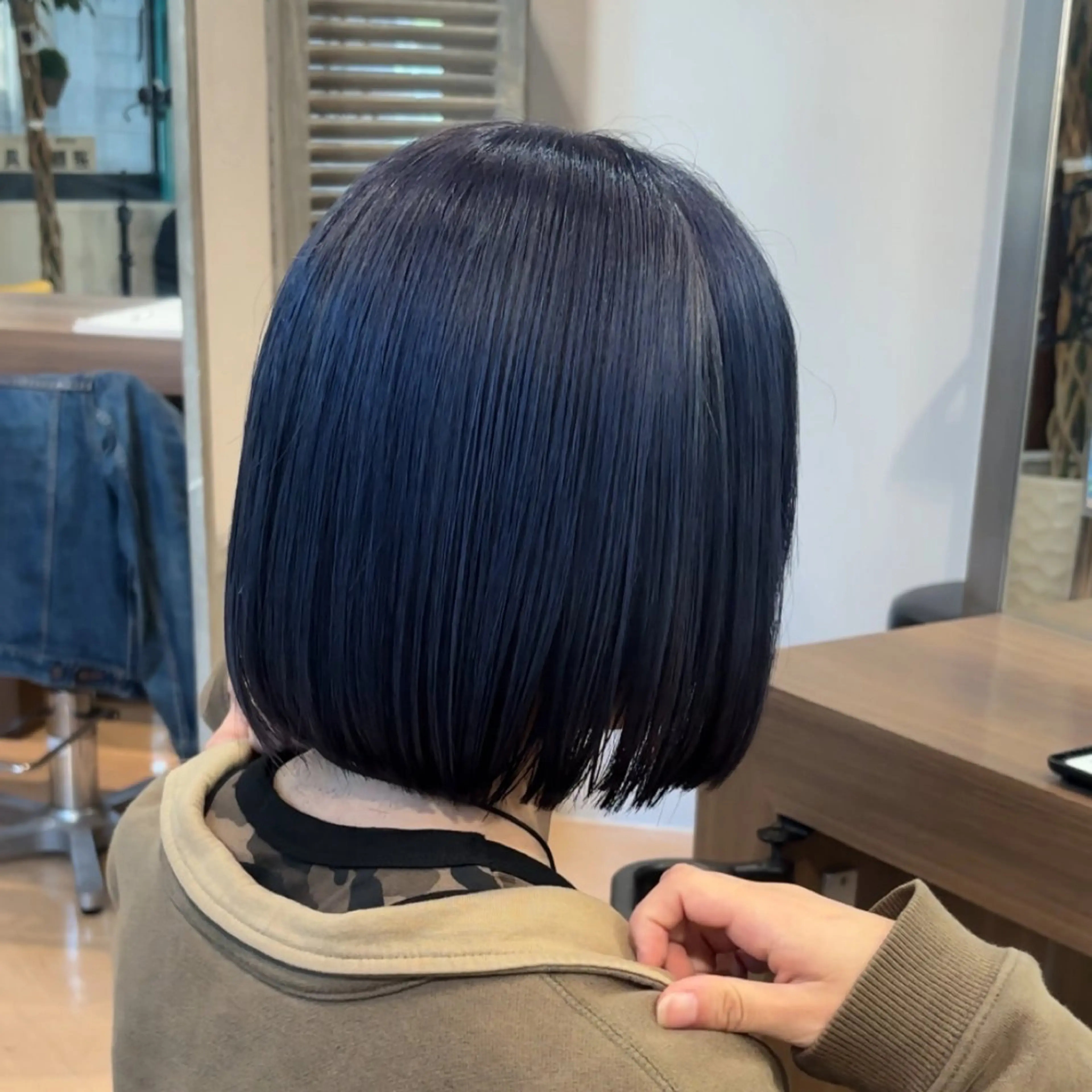ショート カラー カット ヘアカラー トリートメント aura所属・波巻きパーマ✨️ ケアブリーチカラーのヘアスタイル