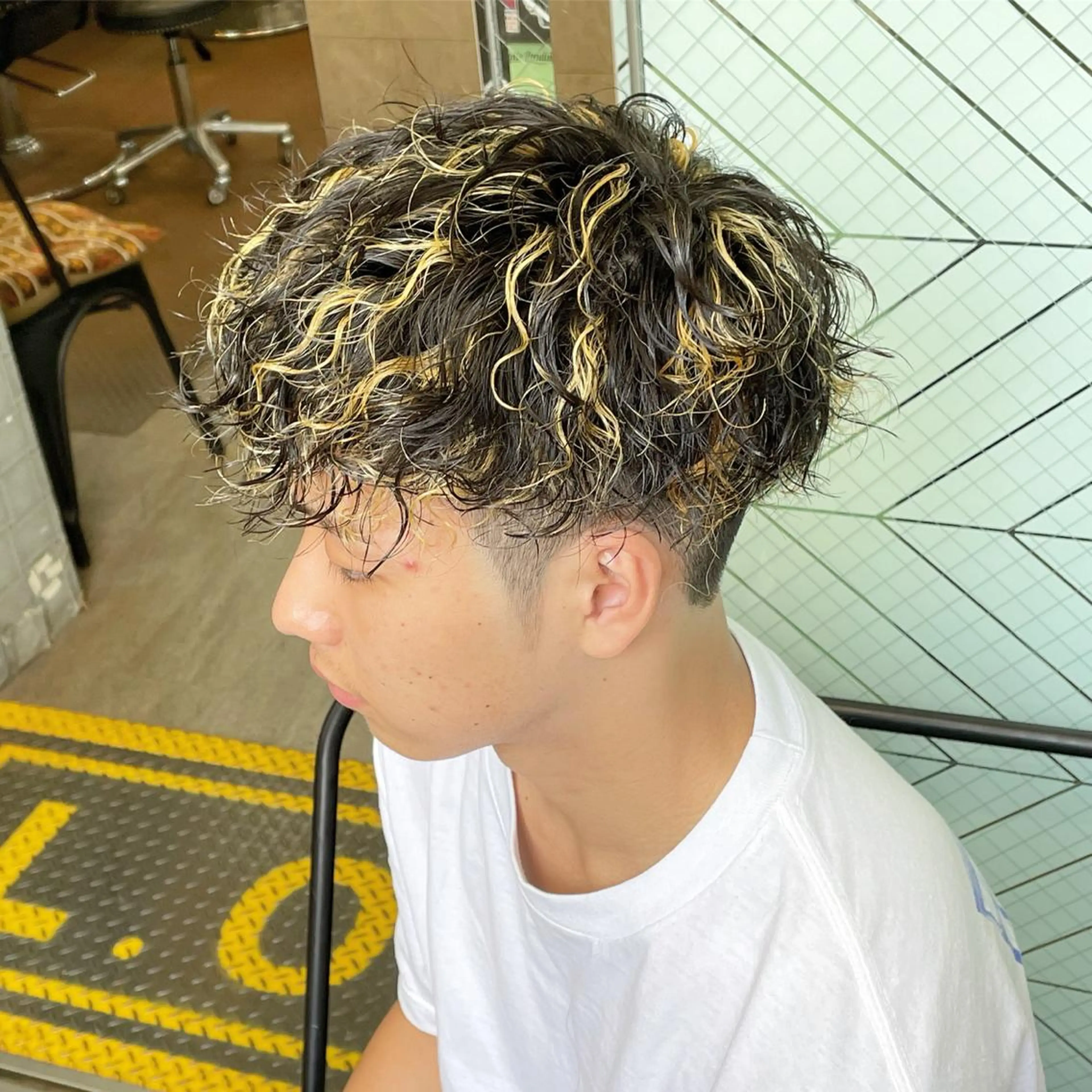 カラー パーマ メンズ メンズメッシュ メンズパーマ メッシュ Le'a所属・渋谷/フェード/ 國分 翔のヘアスタイル