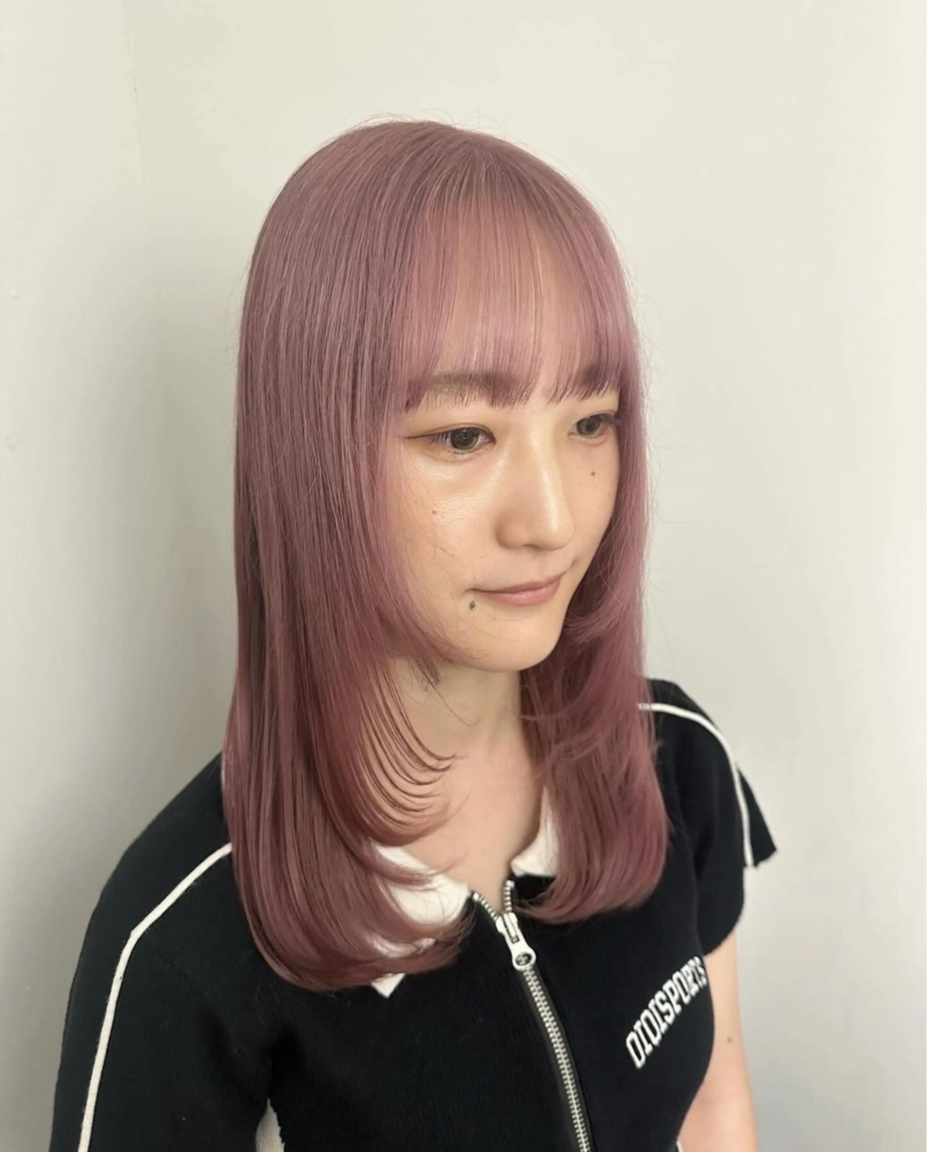 セミロング カット ヘアカラー トリートメント Hana ハイトーン🕯🩰のヘアスタイル