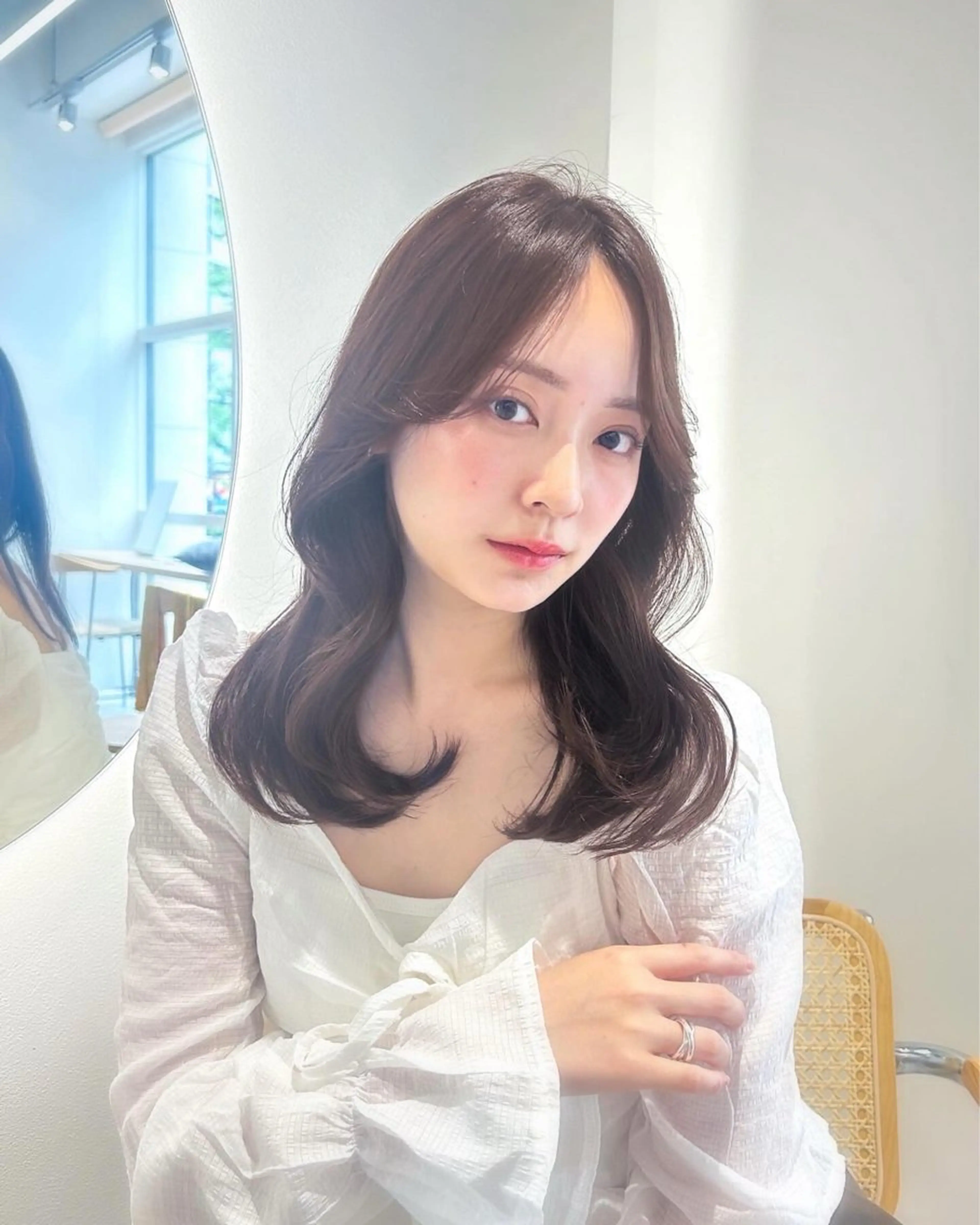 ミディアム カラー レイヤーカット ミディアムヘア Chifumiのヘアスタイル