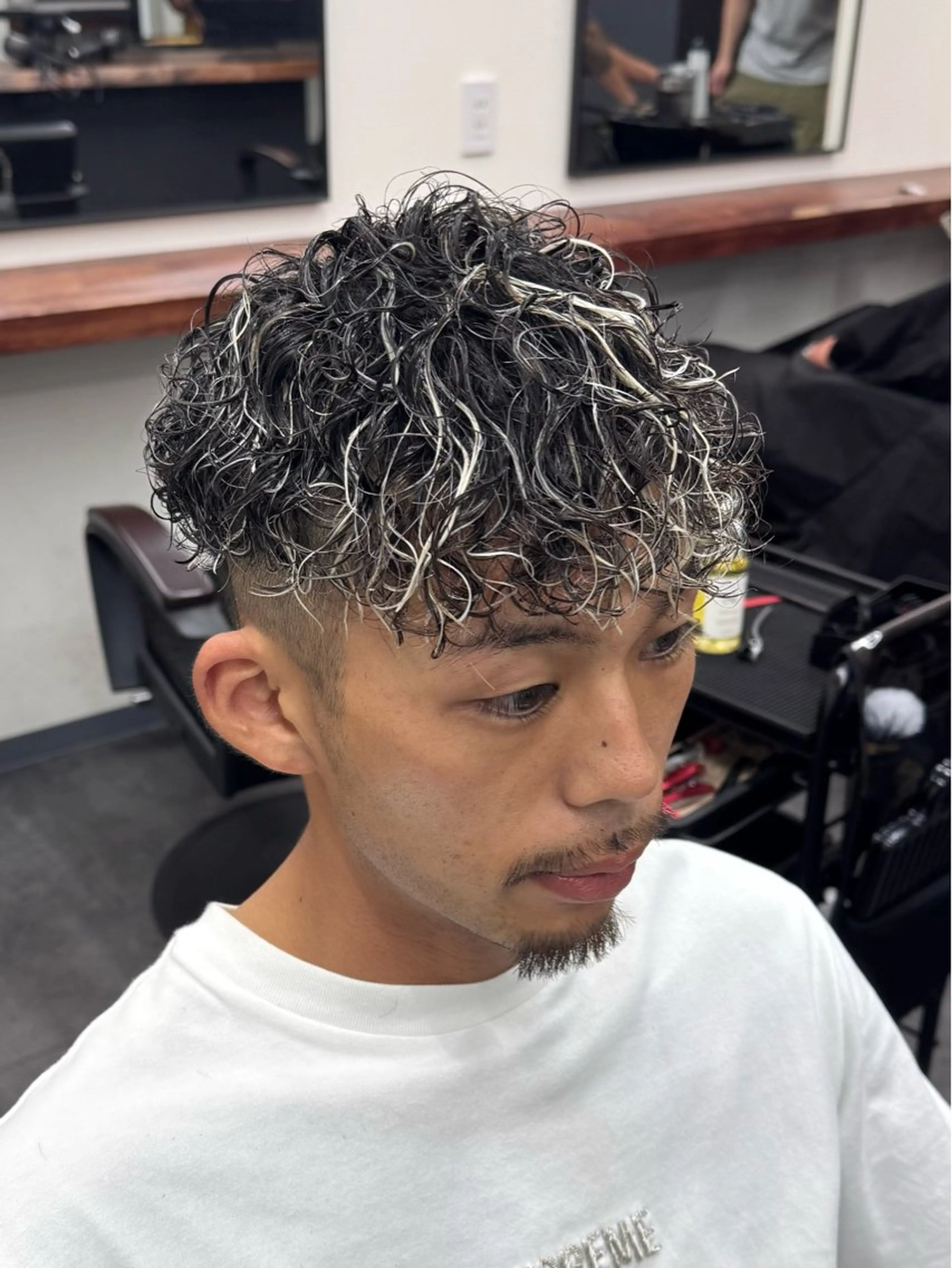 【SNSで話題✨】【メンズ限定】【✨minimo限定✨】カット＋メッシュキャップハイライト＋カラーの写真