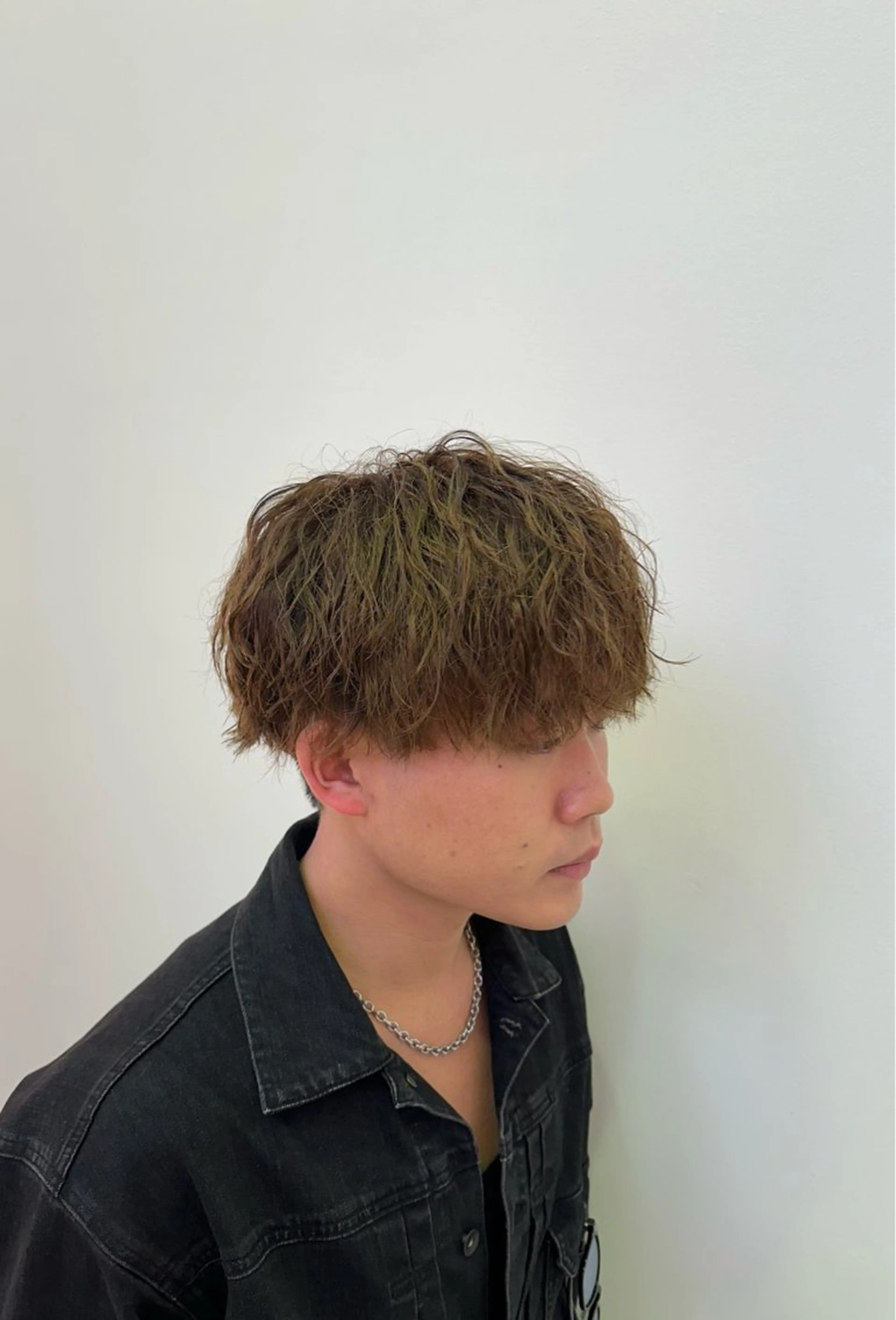 パーマ メンズ メンズブリーチ メンズパーマ ツイストスパイラルパーマ スパイラルパーマ カット パーマ Ash南町田グランベリーパーク店所属・Ash南町田店 ✂️ ユージのヘアスタイル