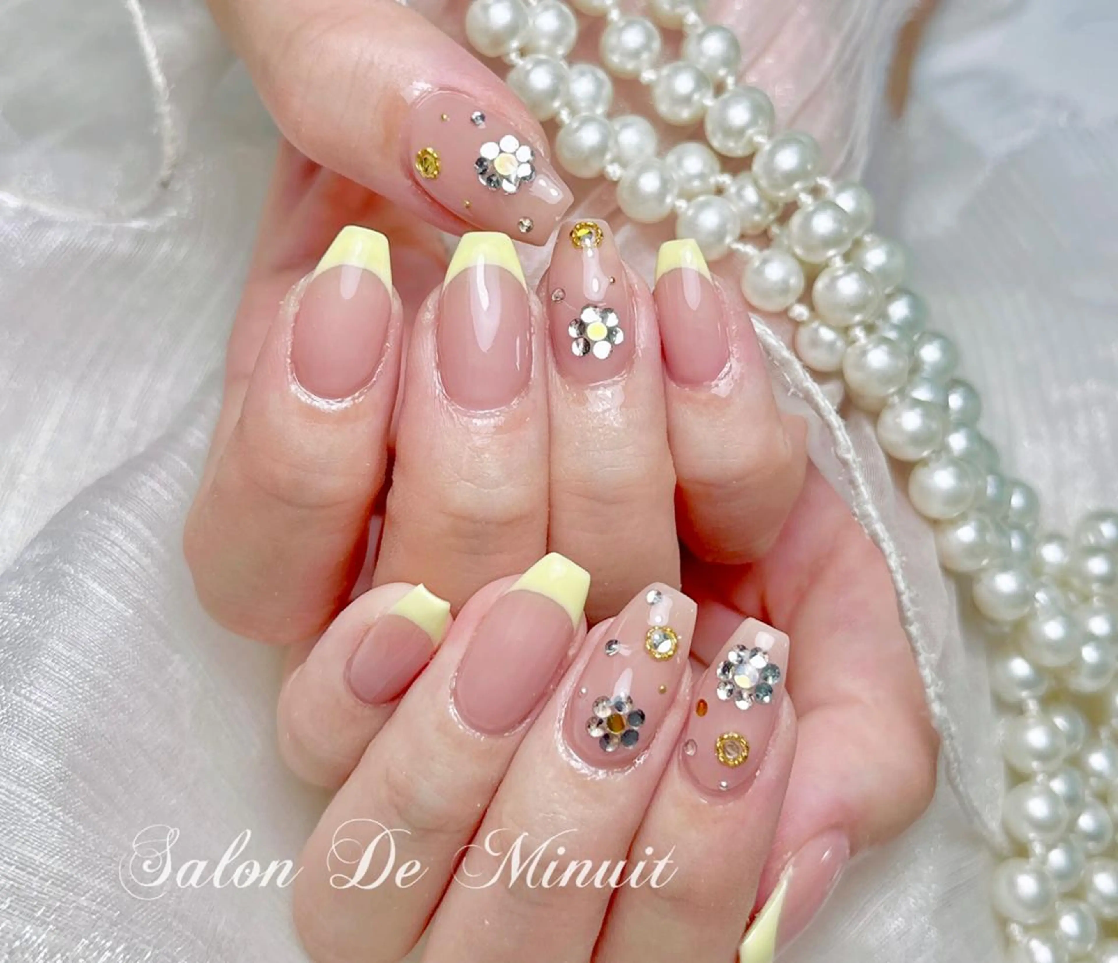 ネイル Salon de Minuit🦩のネイルデザイン