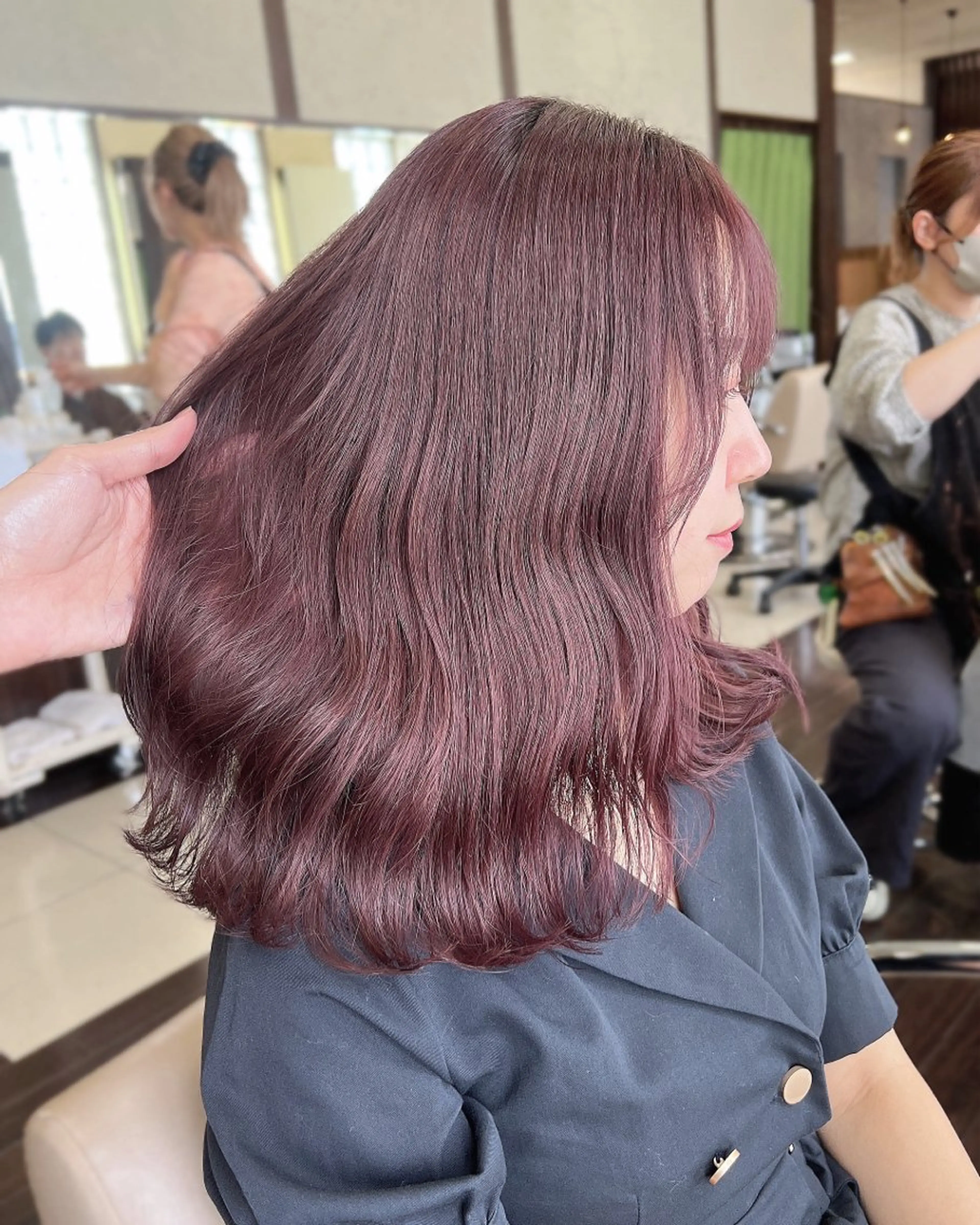 セミロング カラー グレージュ ラベンダーカラー ラベンダーグレージュ ラベンダーグレー ピンクカラー ヘアカラー 具志 正太のヘアスタイル