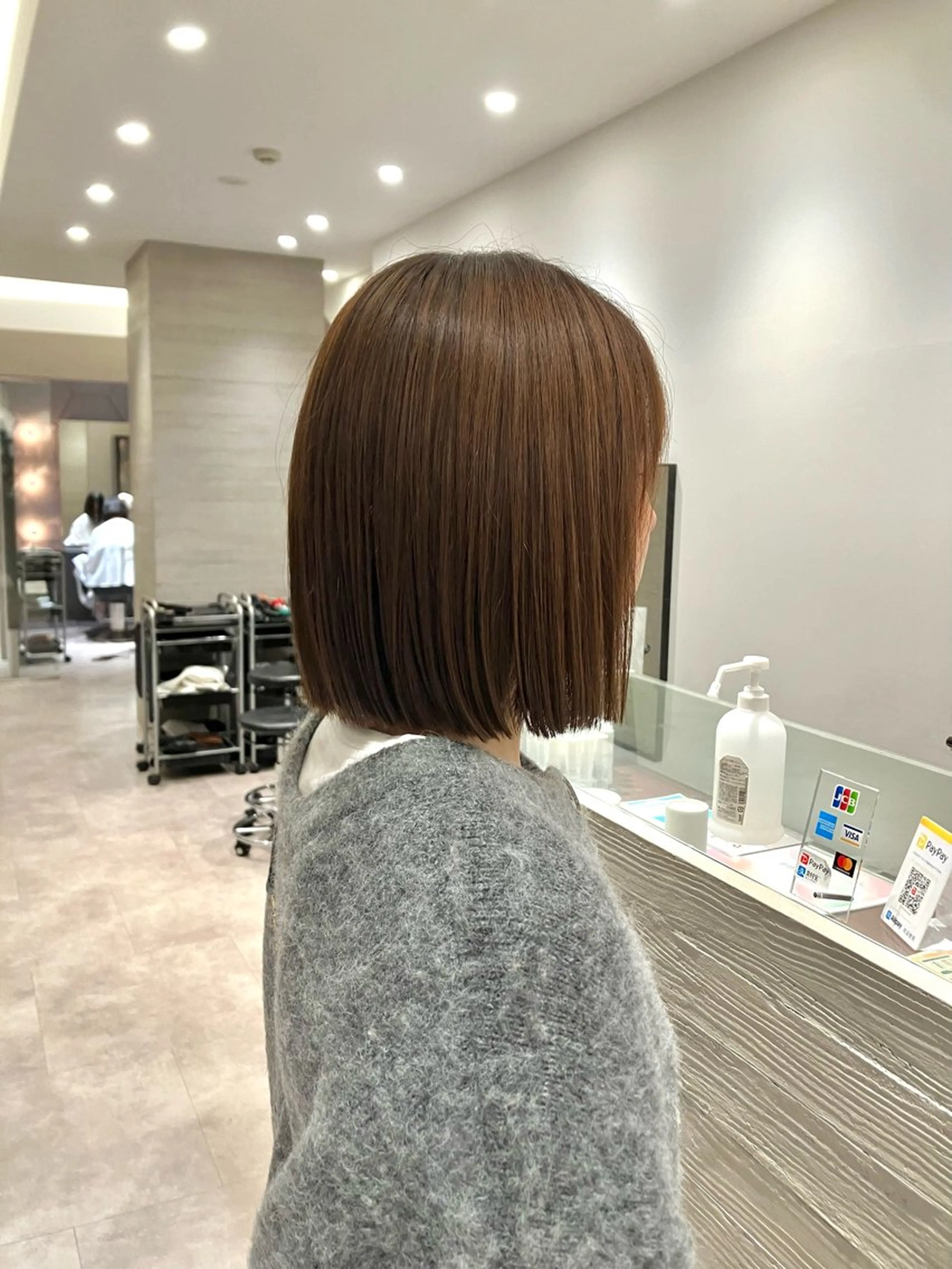 ショート ボブ サキ🤍ハイトーン 🩰くびれ巻きヘアのヘアスタイル