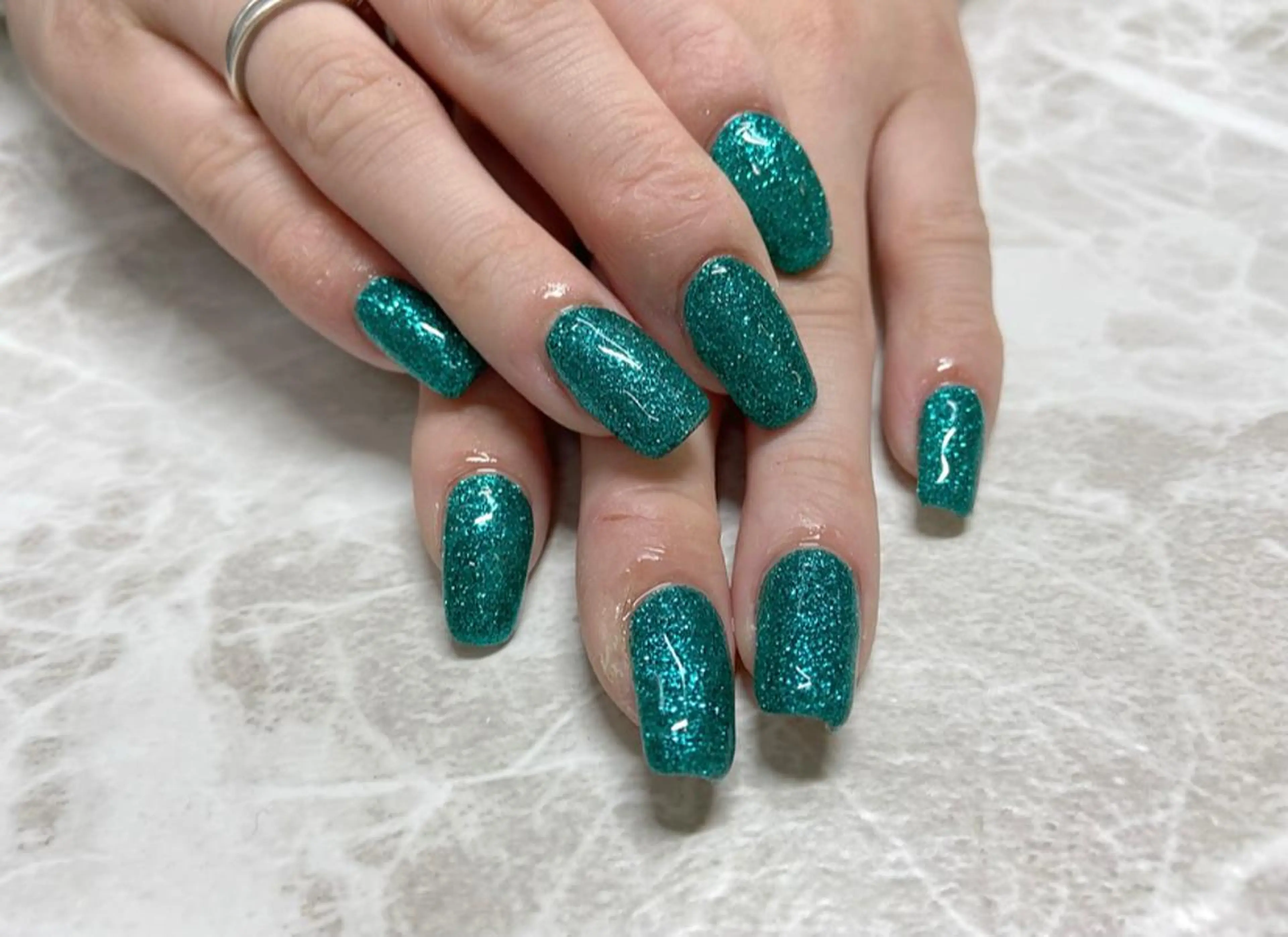 ネイル ラメ(グリッター) ワンカラーネイル 🧸熊谷 かほ🧸のネイルデザイン