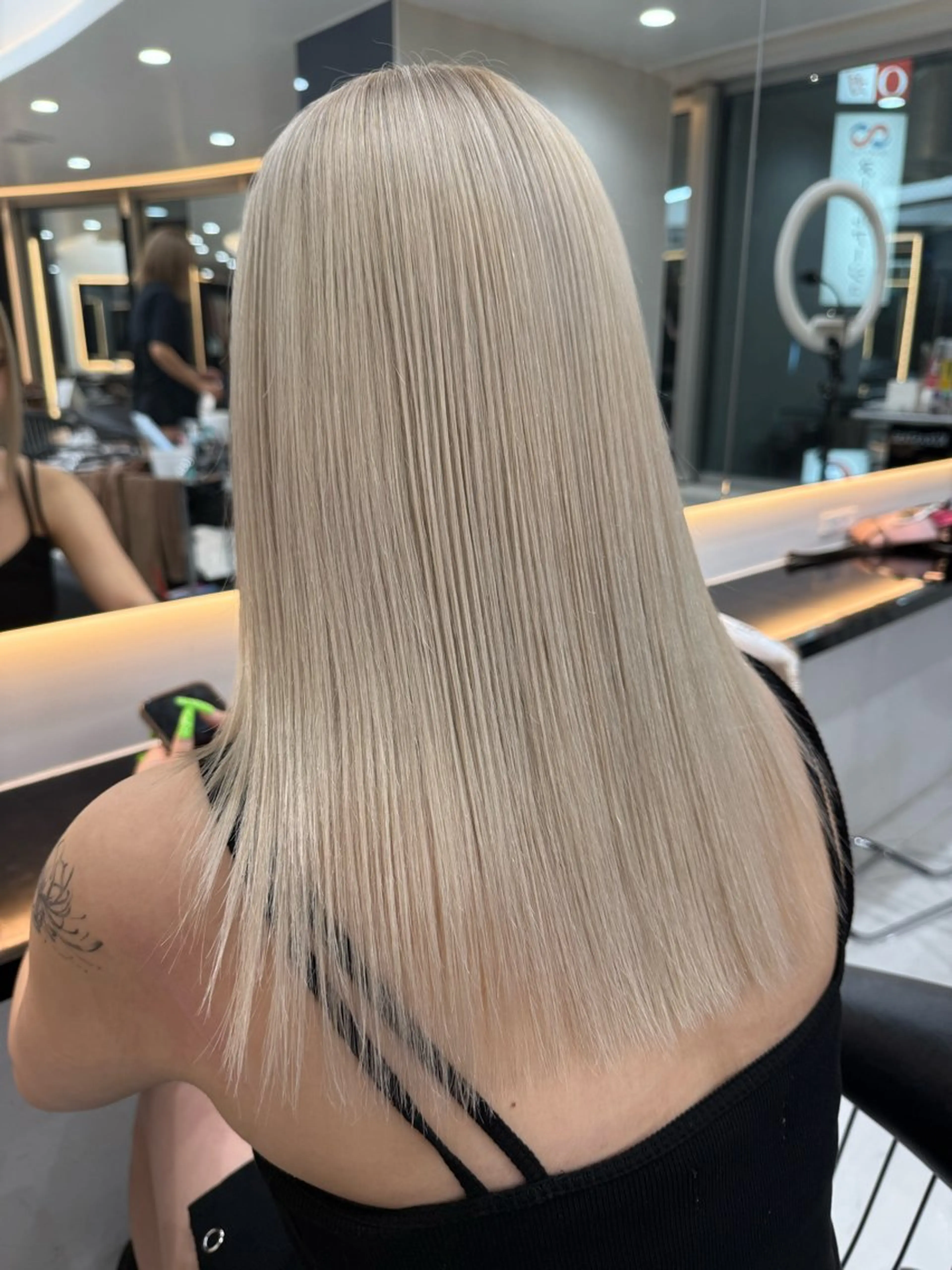 本日13日限定メニュー💇🏻‍♀️<人気No.2️⃣>ブリーチリタッチ＋カラー🌟の写真