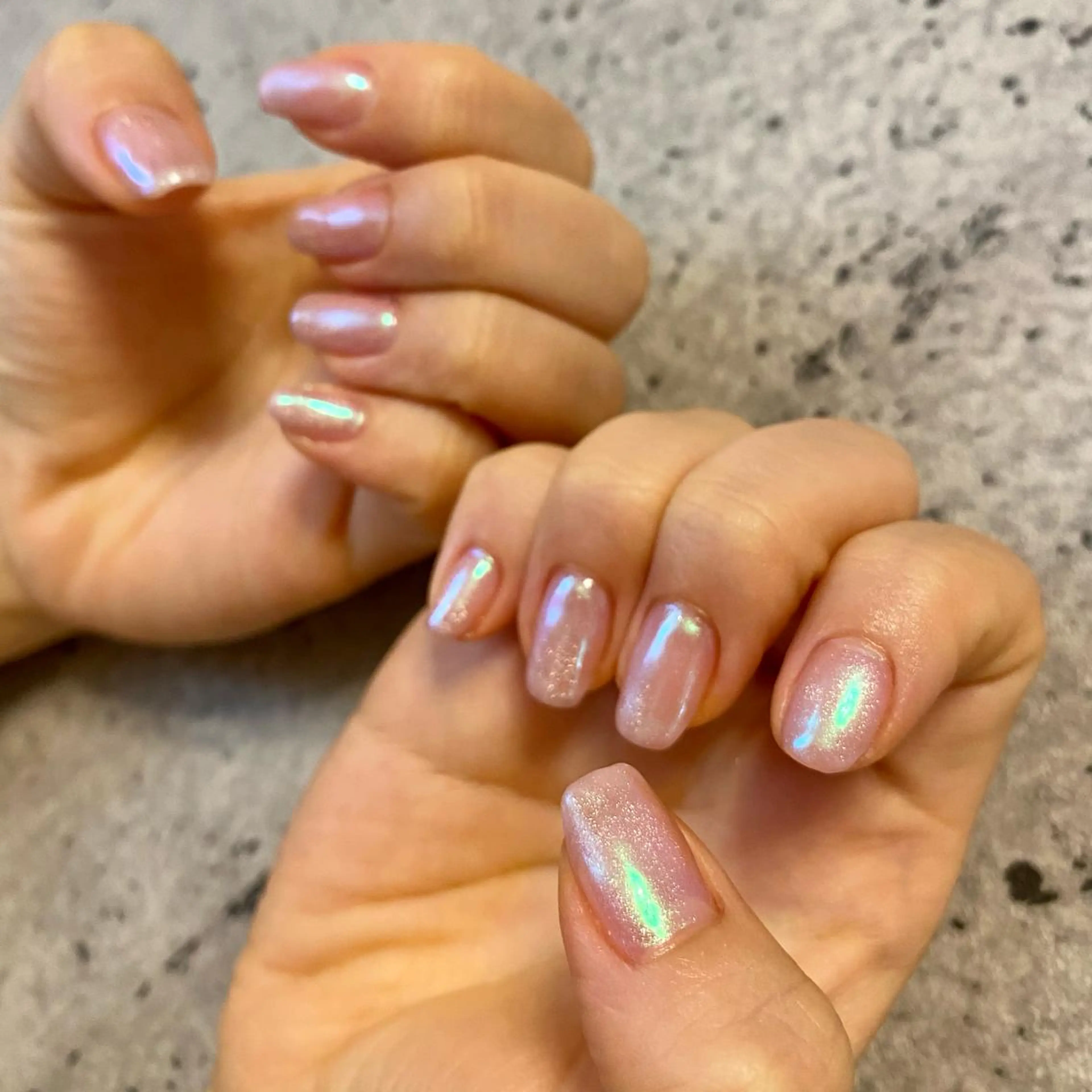 ネイル ブルー マグネットネイル ミラーネイル ピンク Meviy所属・Meviy （メヴィー）のマツエク・マツパデザイン