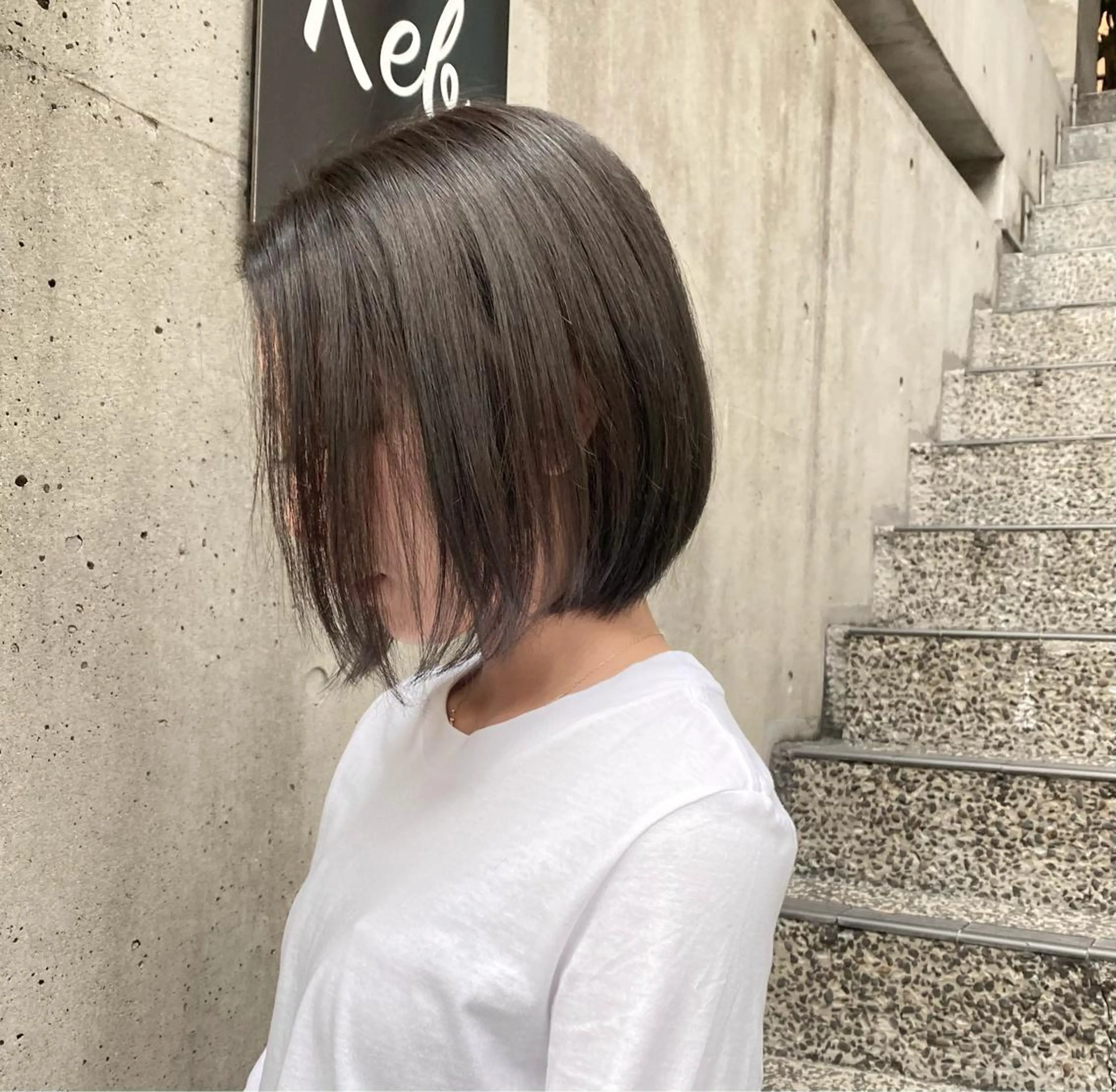 ショート カラー ネイル マツエク・マツパ 透明感カラー グレージュ ボブ 中山 天地のヘアスタイル