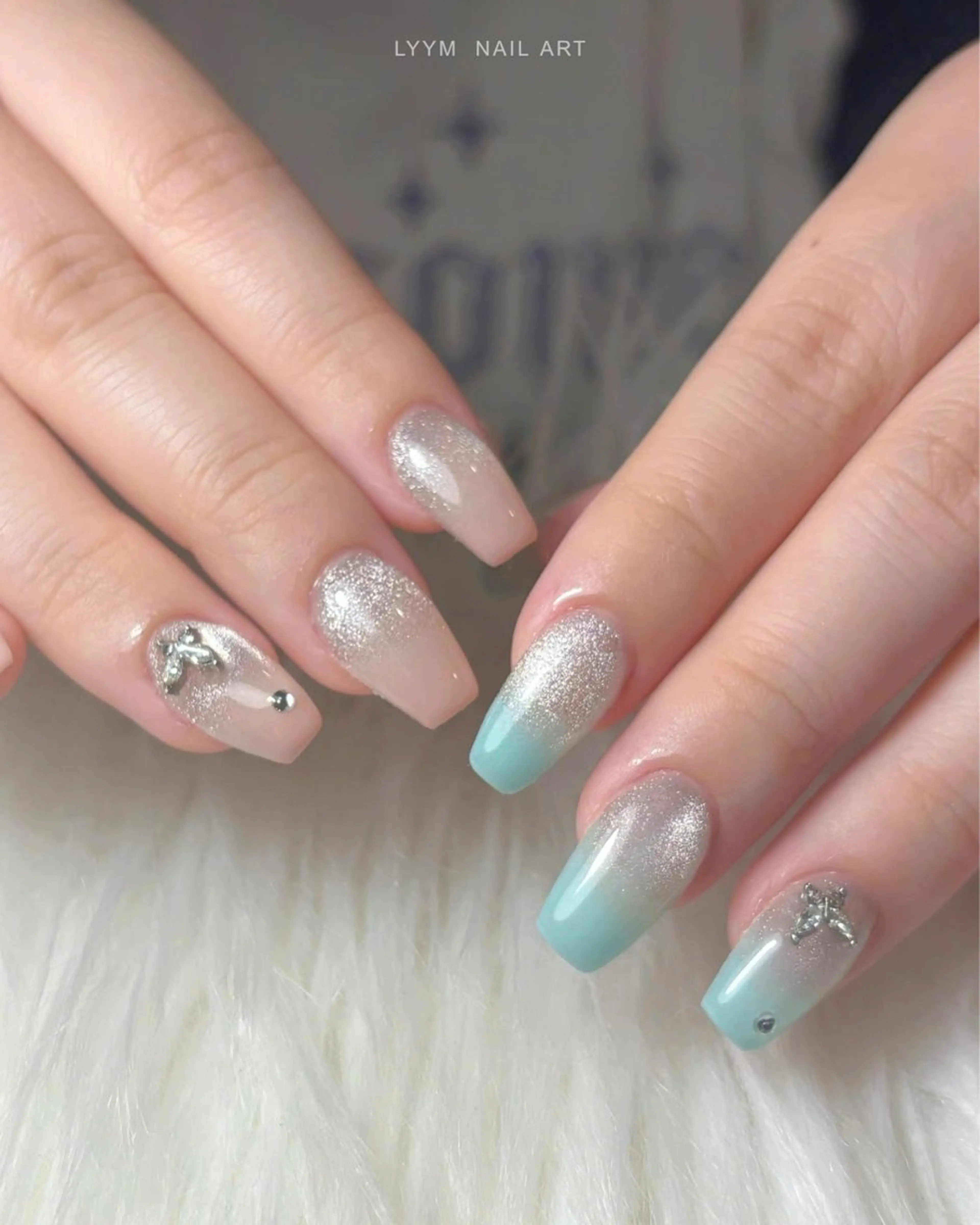 ネイル ブルー グラデーション 韓国ネイル ラメ(グリッター) ロングネイル ハンドネイル LYYM Nail Salonのネイルデザイン