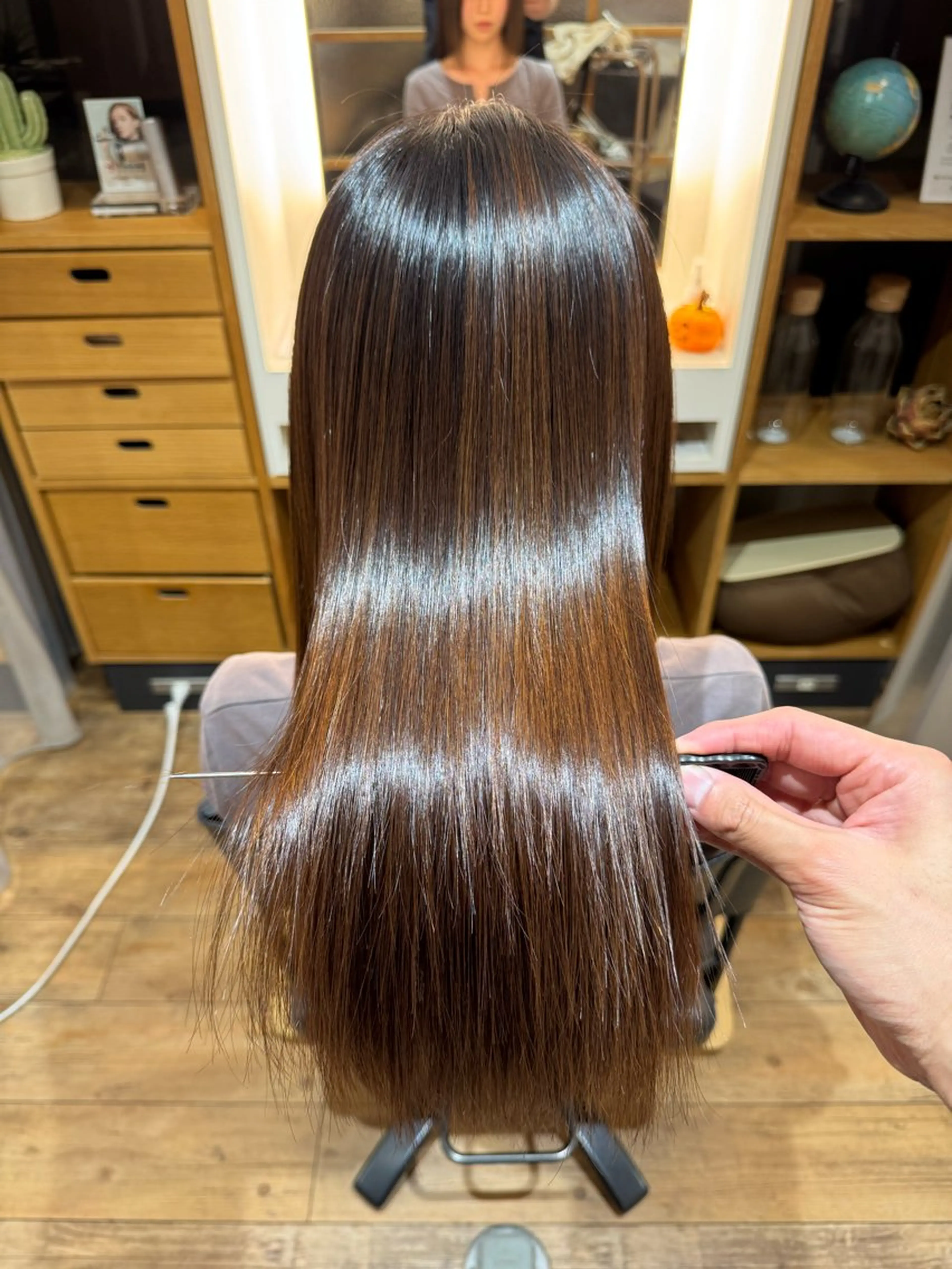 セミロング カット 縮毛矯正 トリートメント afloatkobe所属・美髪/髪質改善 川口凌弥のヘアスタイル