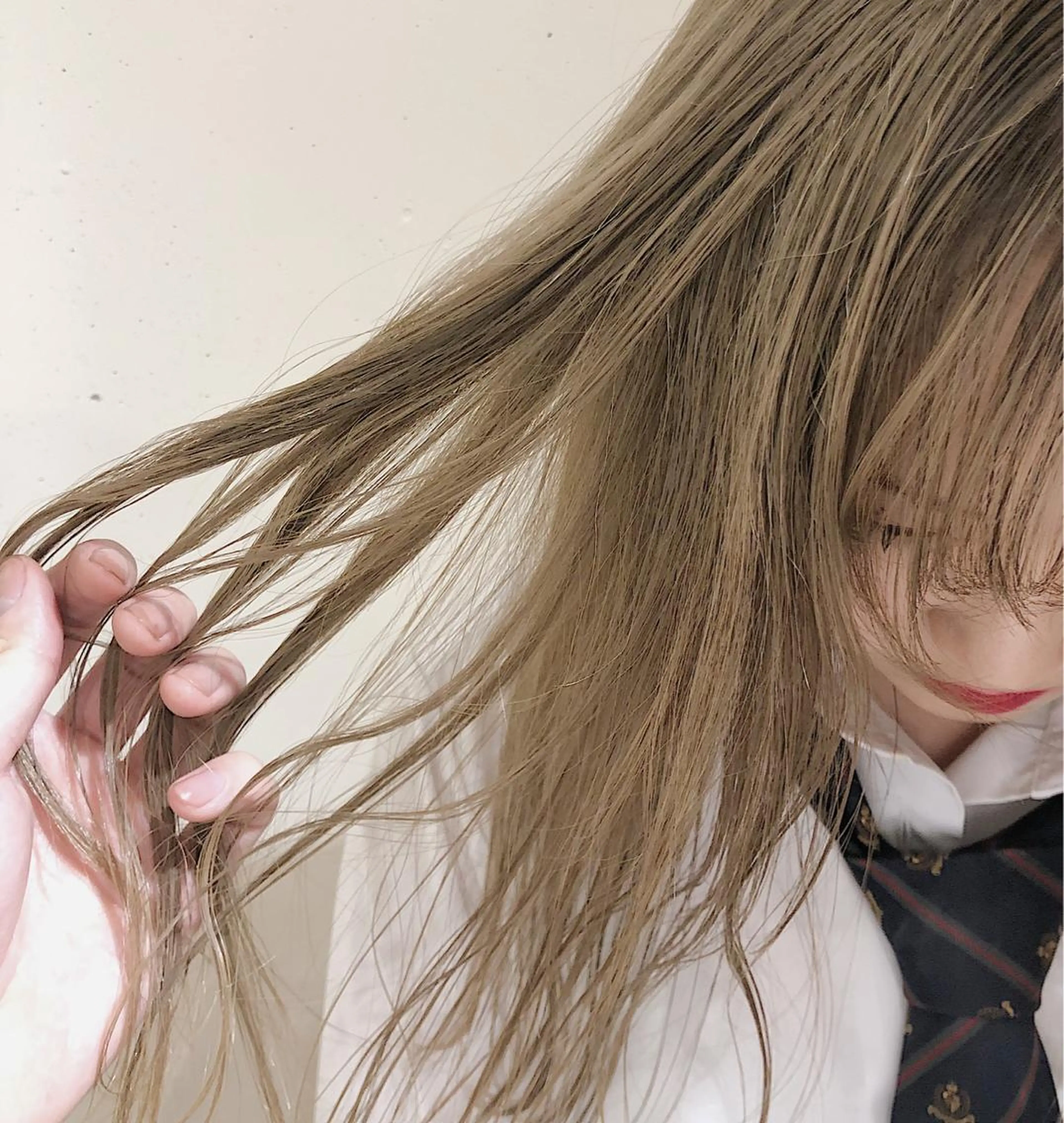 セミロング カラー パーマ ヘアアレンジ 透明感カラー ハイライトカラー ハイトーンカラー 外国人風カラー ハイライト 【ツヤ髪美容師】 ツダケイスケのヘアスタイル