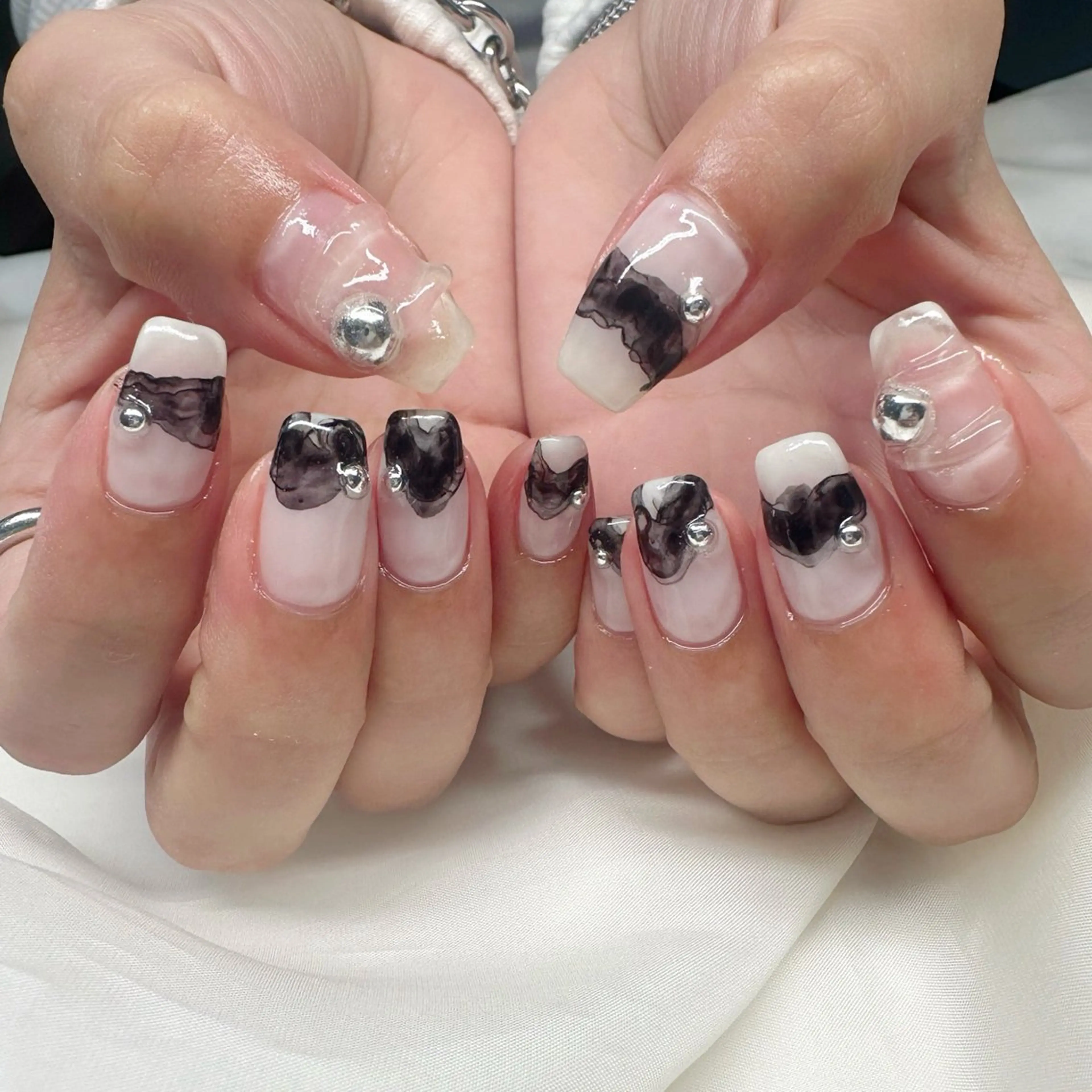 ネイル 氷ネイル・うるうるネイル 韓国ネイル ニュアンスネイル 🪞KAPE NAIL 🪞のネイルデザイン