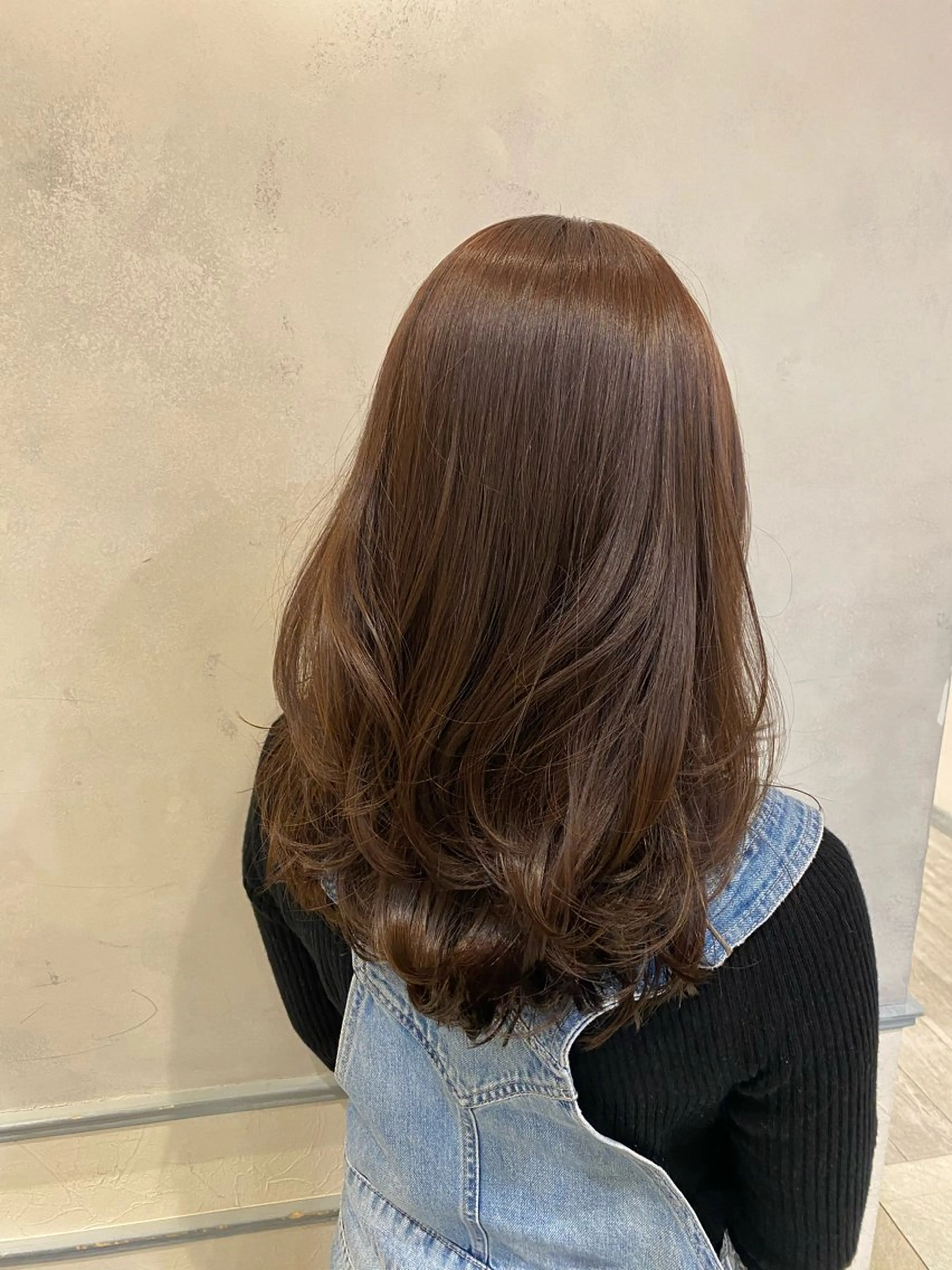 セミロング カラー 池西 佳穂のヘアスタイル