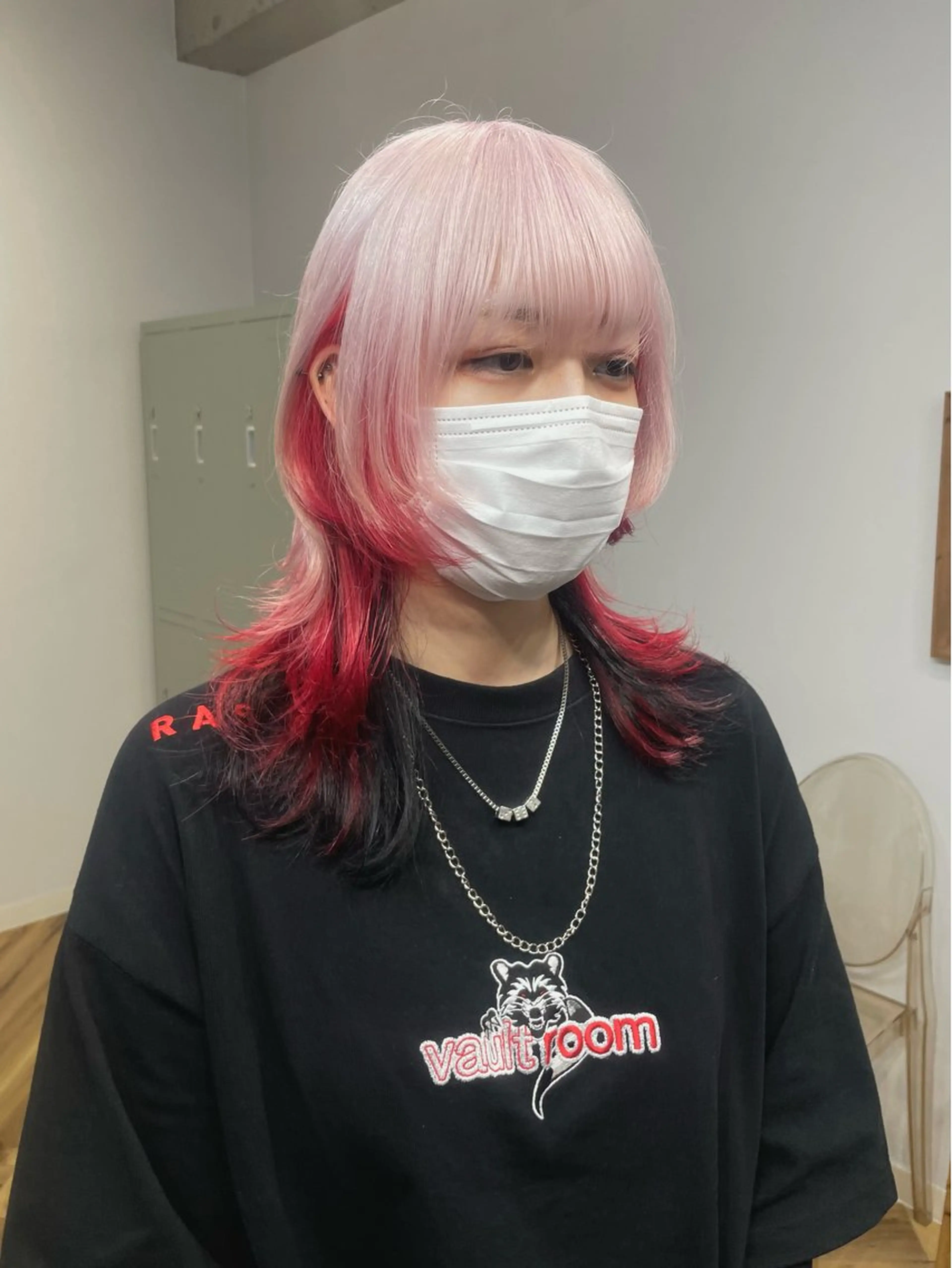 セミロング カラー 黒髪 レッドカラー ヘアカラー lani hair salon所属・SHOTO ハイトー ン/デザインカラーのヘアスタイル