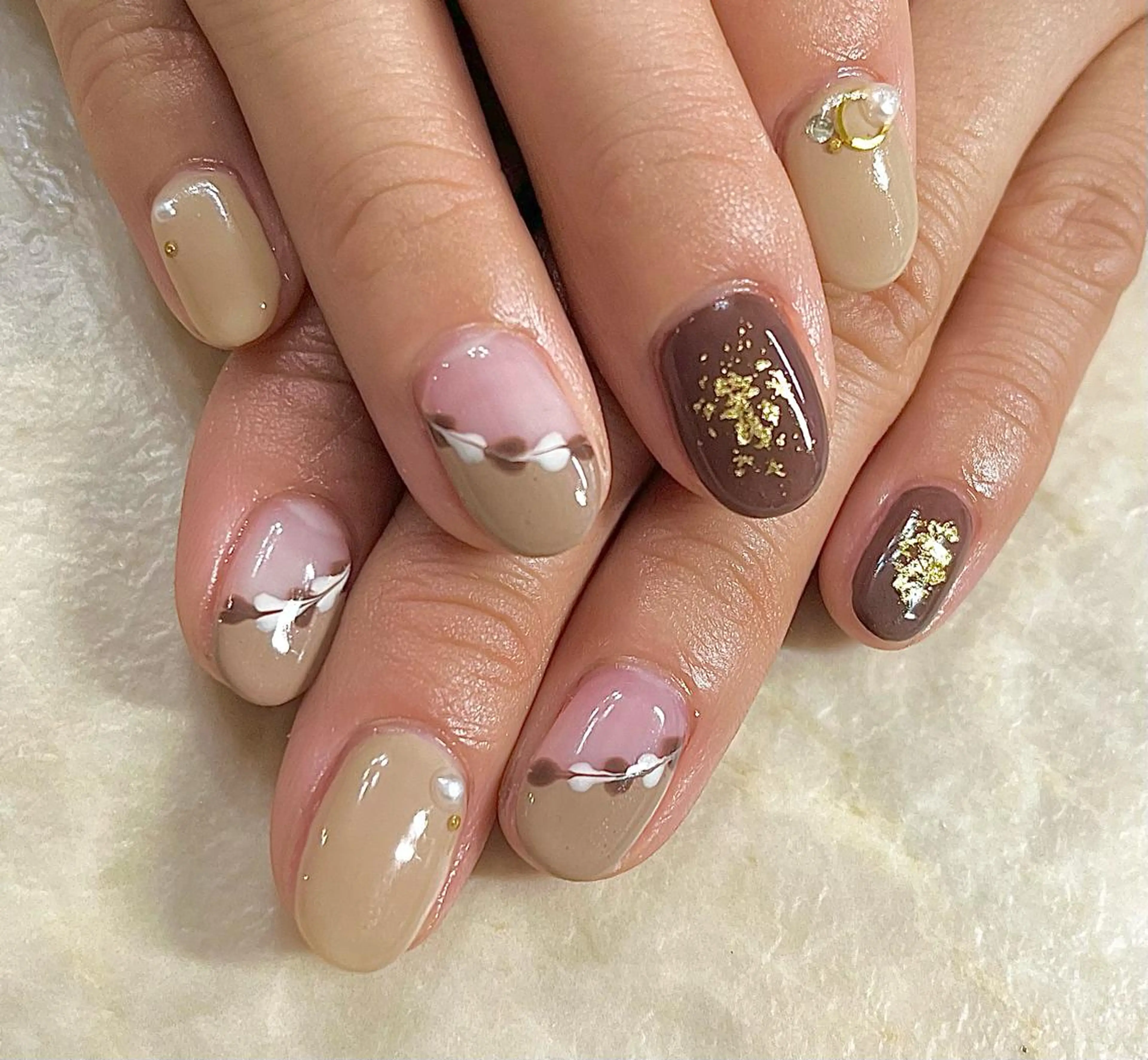 ネイル アートネイル ブラウン ジェルネイル ハート 大理石ネイル(マーブル) nailsalonMIR所属・ネイルサロン ミールのネイルデザイン