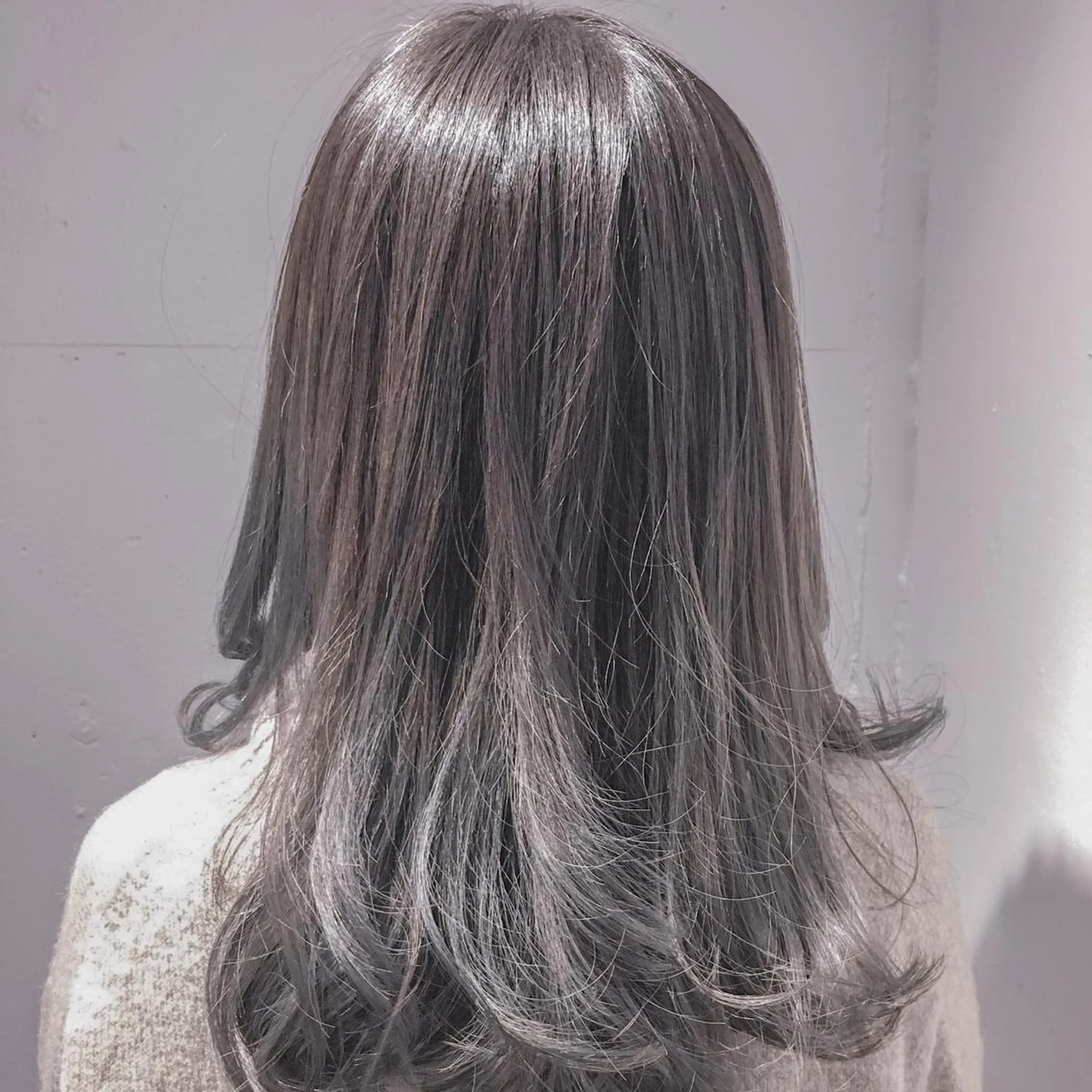 ロング カラー 透明感カラー グラデーションカラー グレージュ イルミナカラー トミタ アツシのヘアスタイル