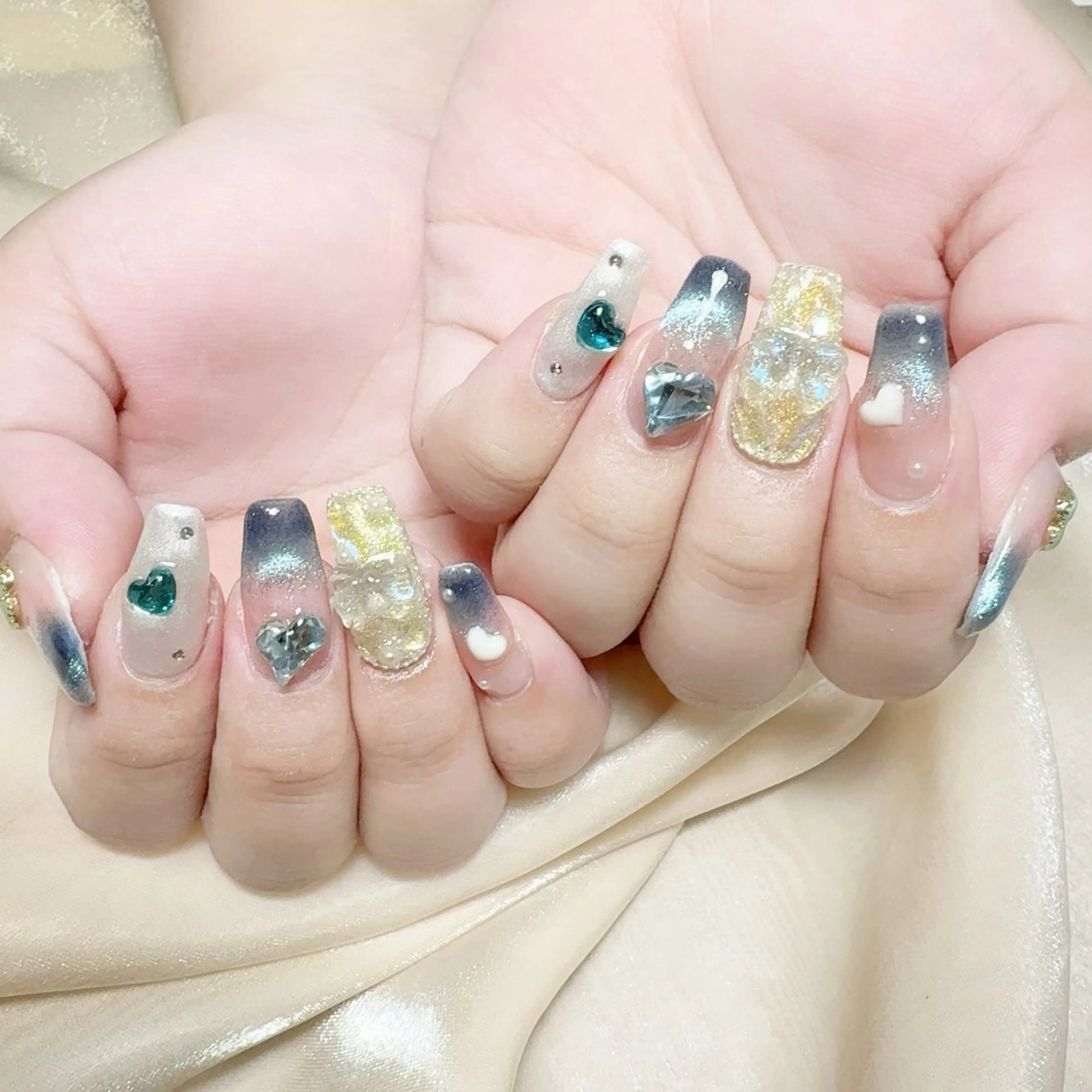 メンズ ネイル メンズ韓国風 アートネイル オーロラネイル ガーリー キラキラネイル ハンドネイル Nail salon 木にいるのネイルデザイン