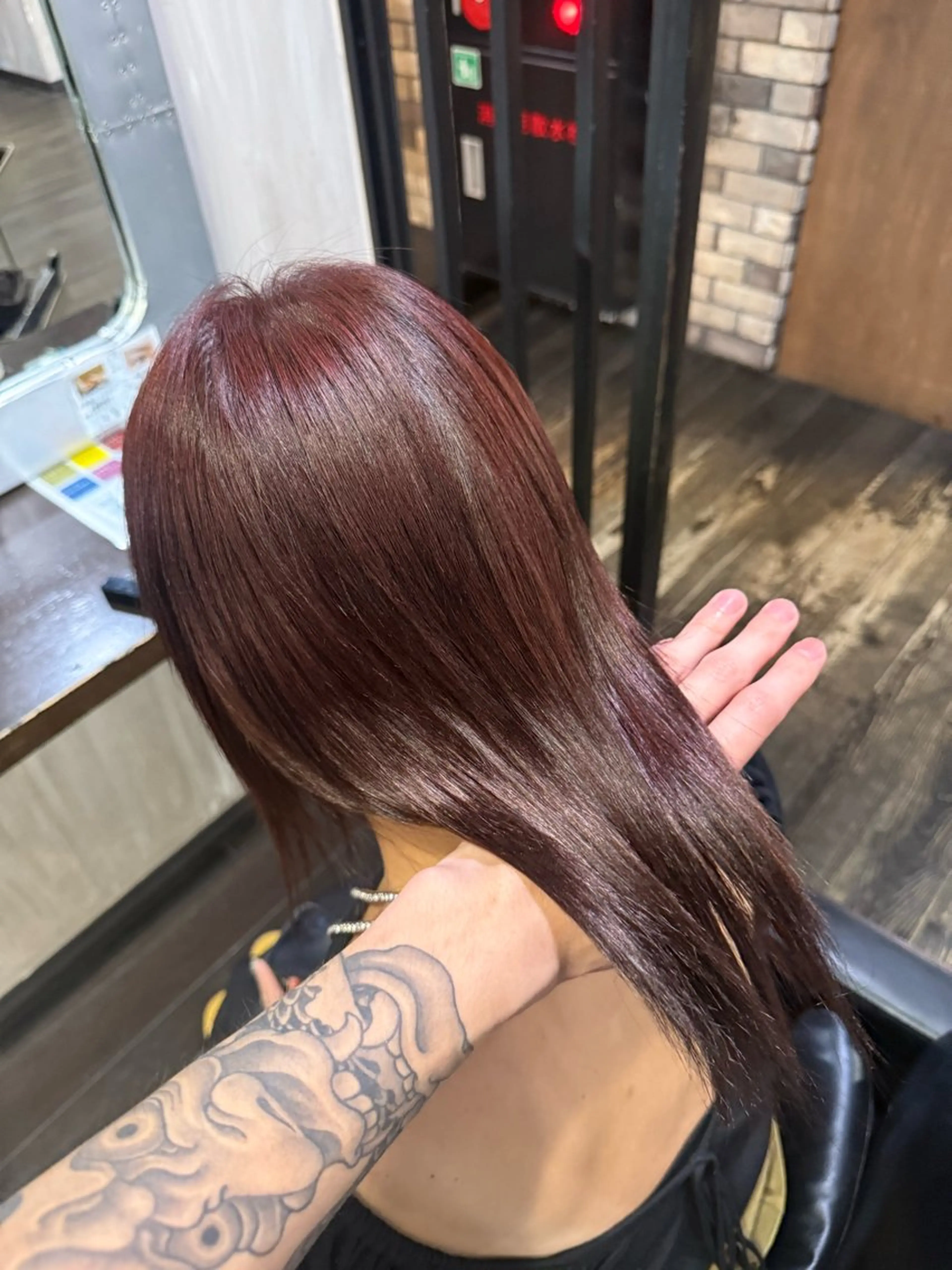 セミロング カラー ブリーチ ケアカラー ブリーチなしカラー レッドカラー ヘアカラー トリートメント メンズカット/パーマ 艶カラーTAIGA︎のヘアスタイル