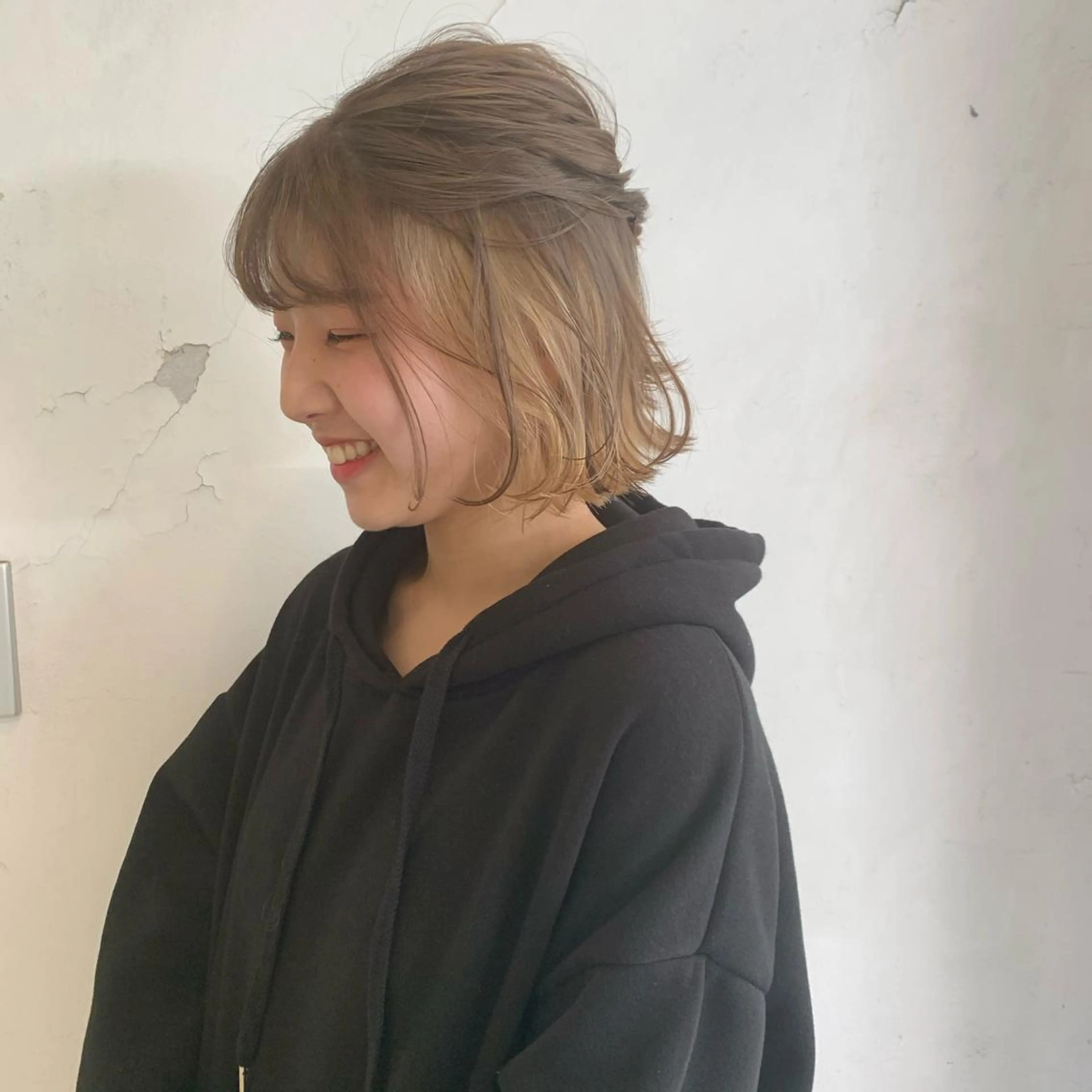 ミディアム カラー ブリーチ 似合わせカットカラー ♡佐藤捺美のヘアスタイル