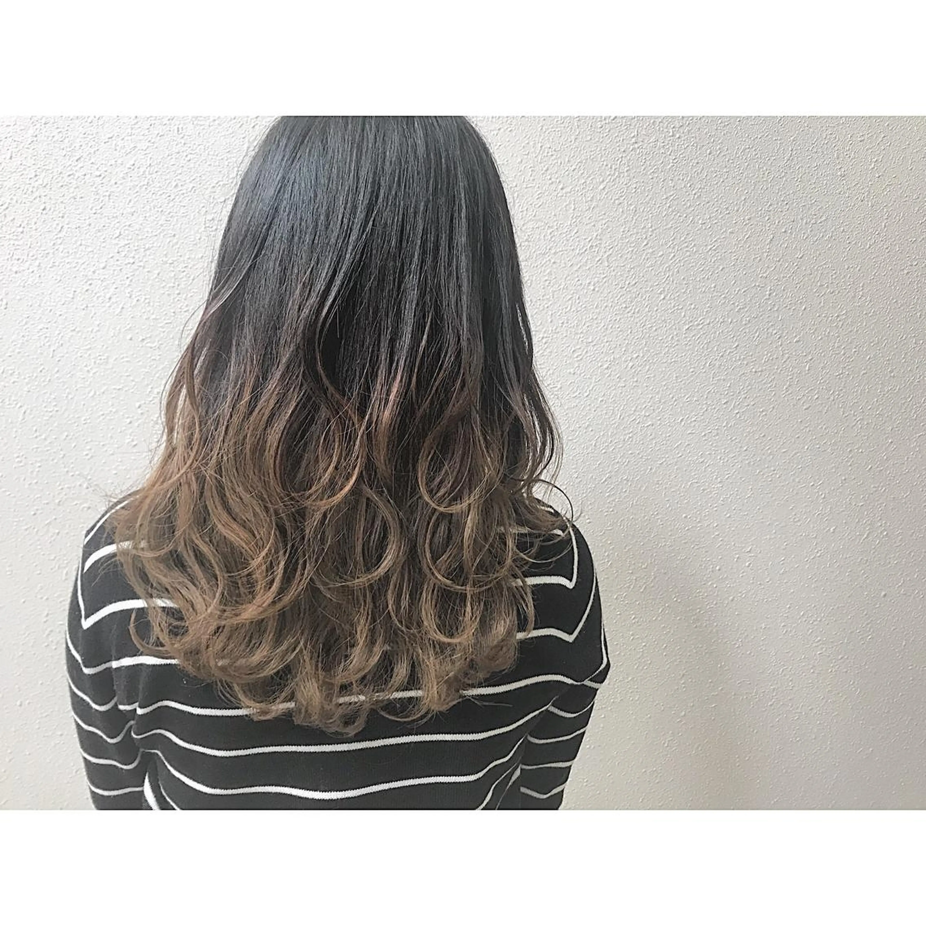 ミディアム カラー グラデーションカラー カット ヘアカラー トリートメント 荒木 拓也のヘアスタイル