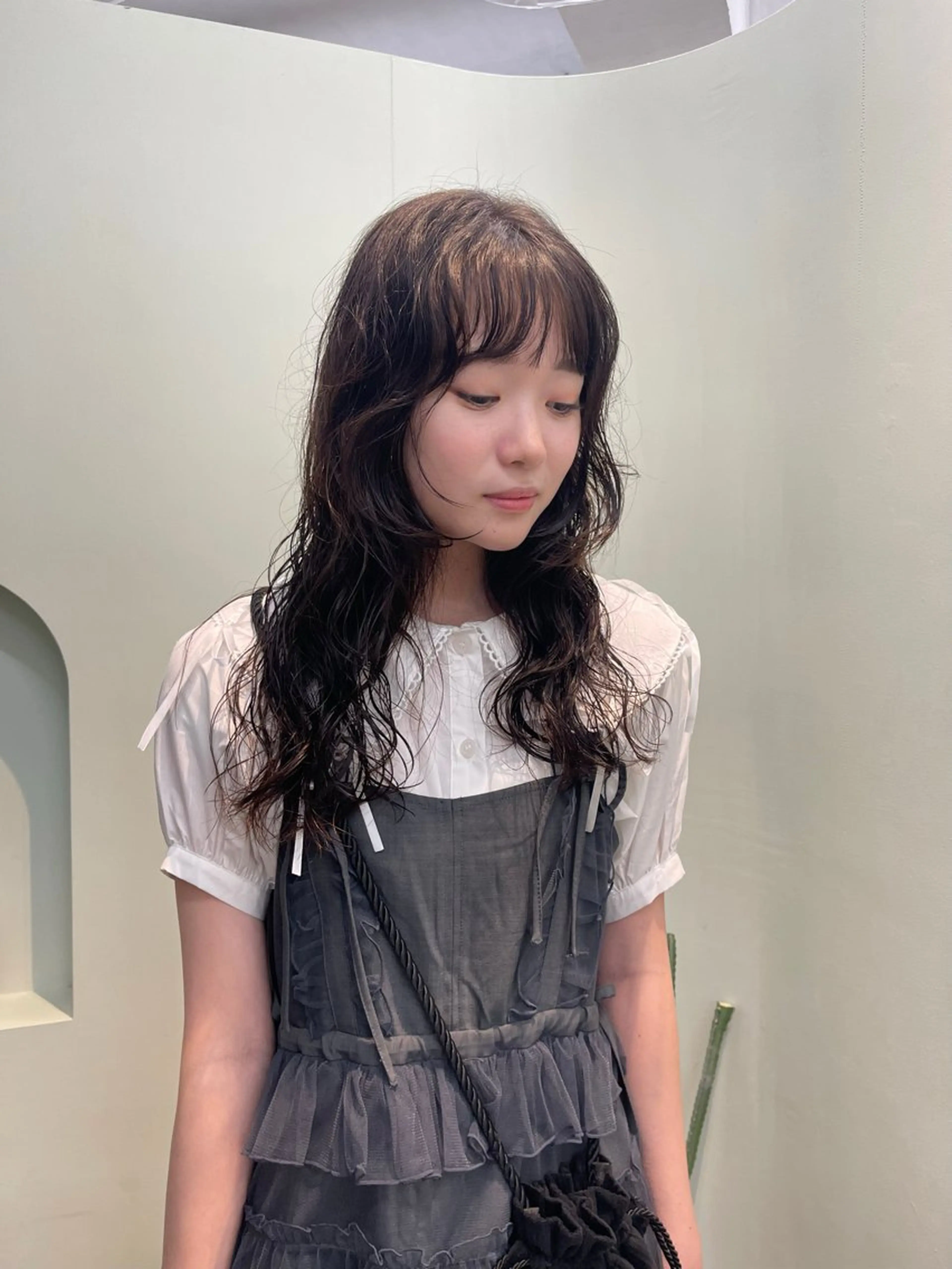 ロング riko/yew /顔まわりカットのヘアスタイル