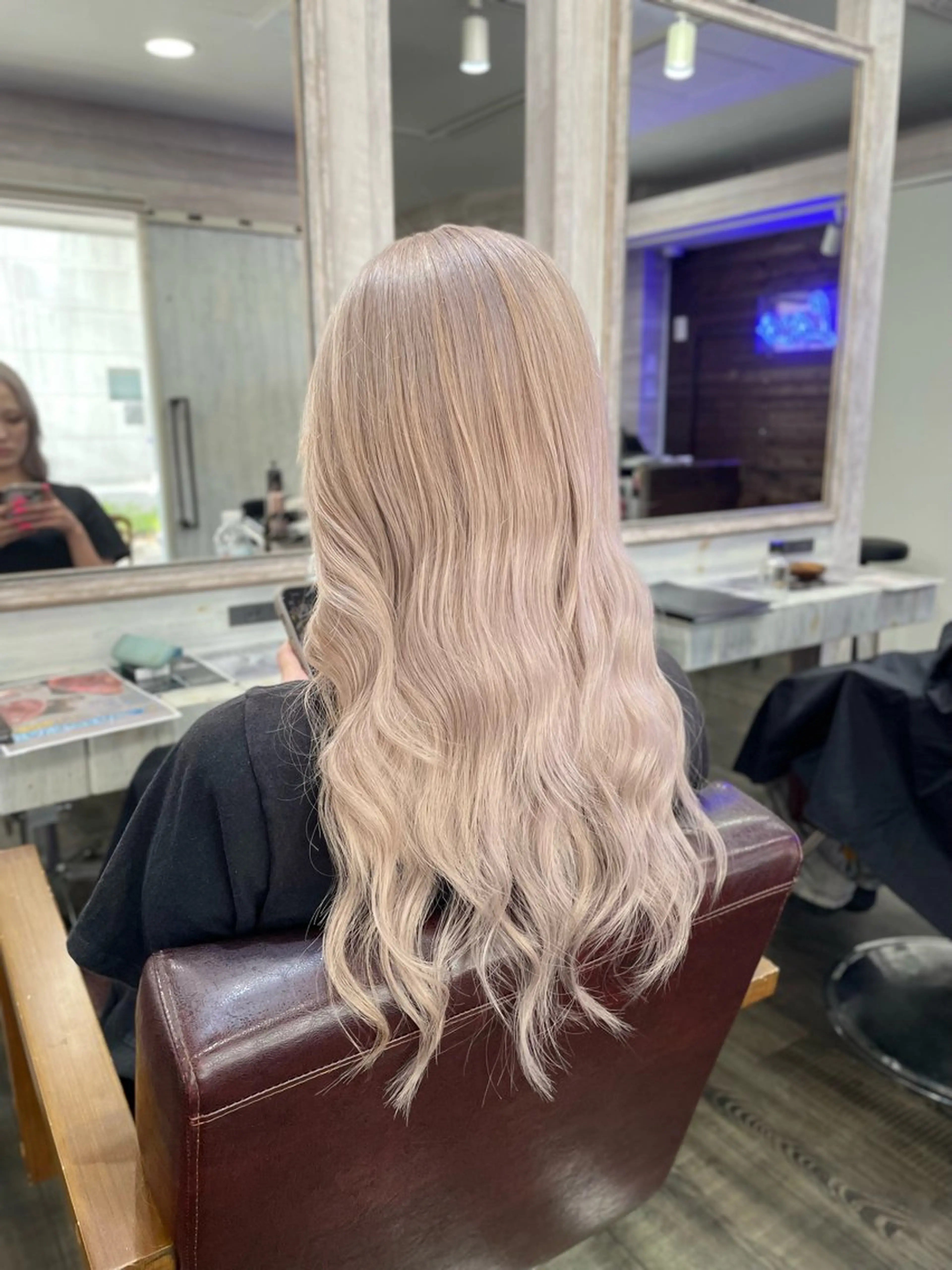 セミロング ヘアカラー トリートメント LOCO Ko-kiのヘアスタイル