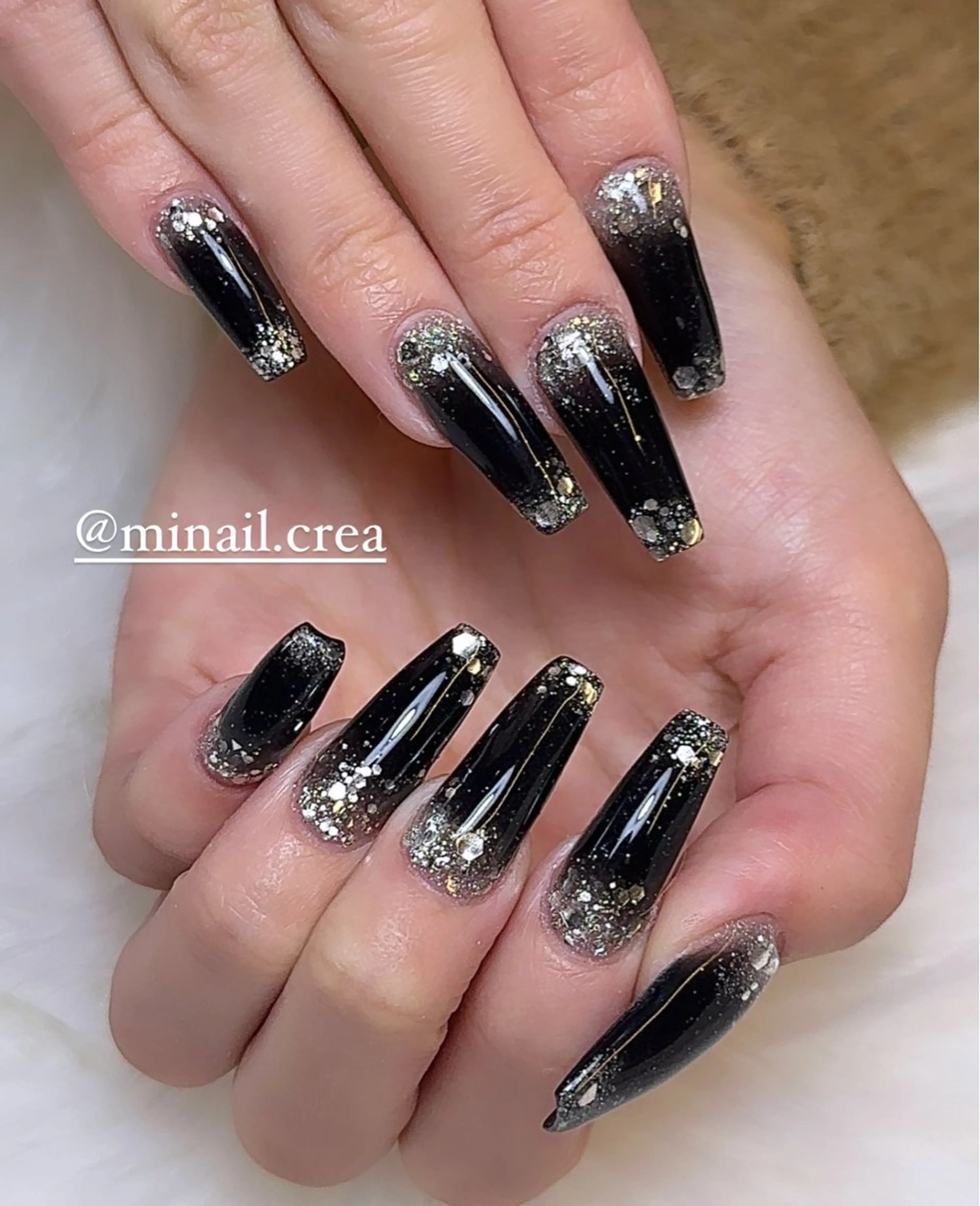 ネイル 成人式 キラキラネイル ロングネイル スカルプネイル シルバー ハンドネイル CRéA　-private nailsalon-所属・CReA nailのネイルデザイン