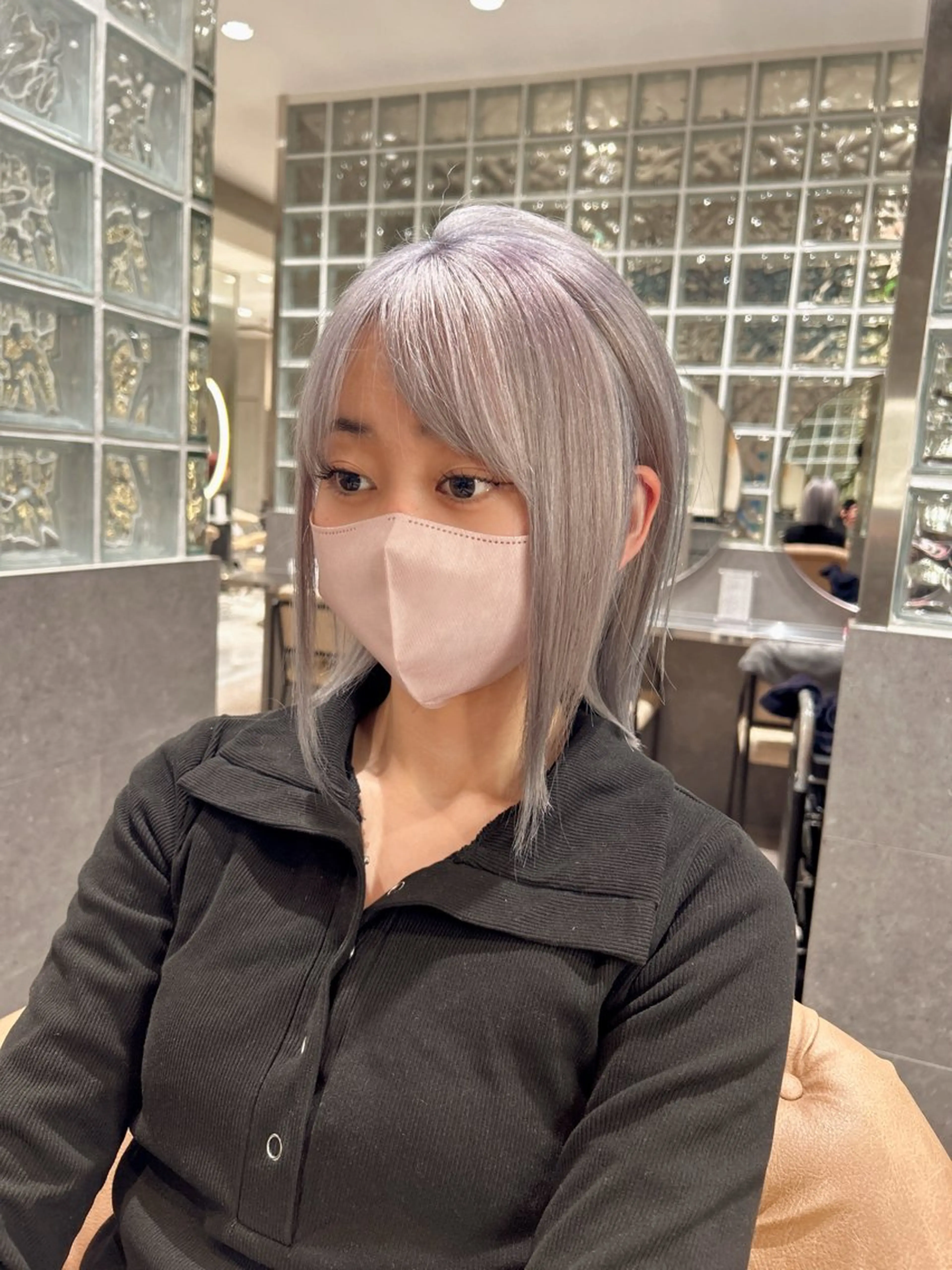 ショート カラー ブリーチ ハイトーンカラー シルバー カット ヘアカラー トリートメント 🥇KEN /人気指名殺到中‼️のヘアスタイル