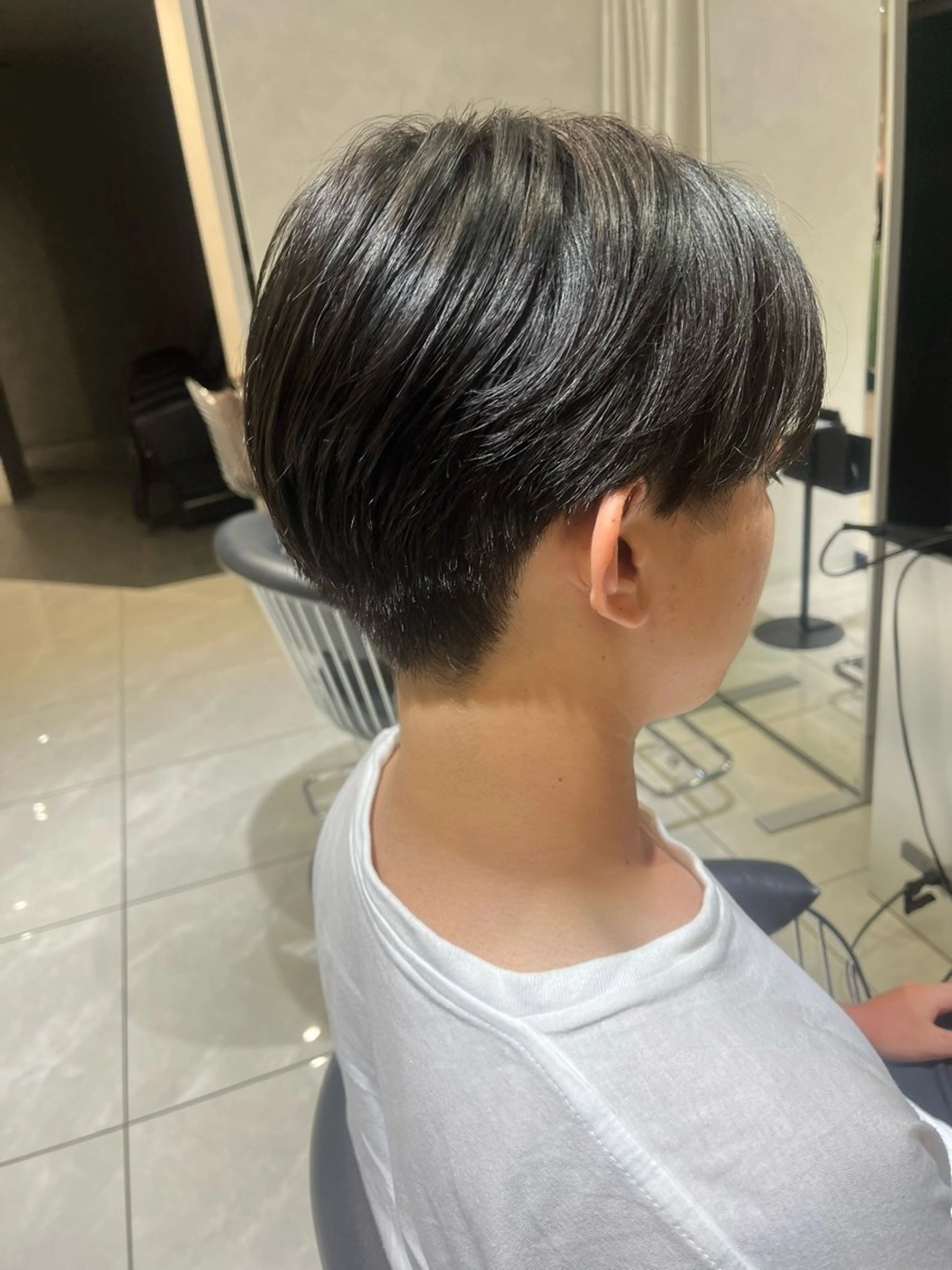 メンズ カット 韓国メンズ特化 ダウン・毛流れパーマのヘアスタイル