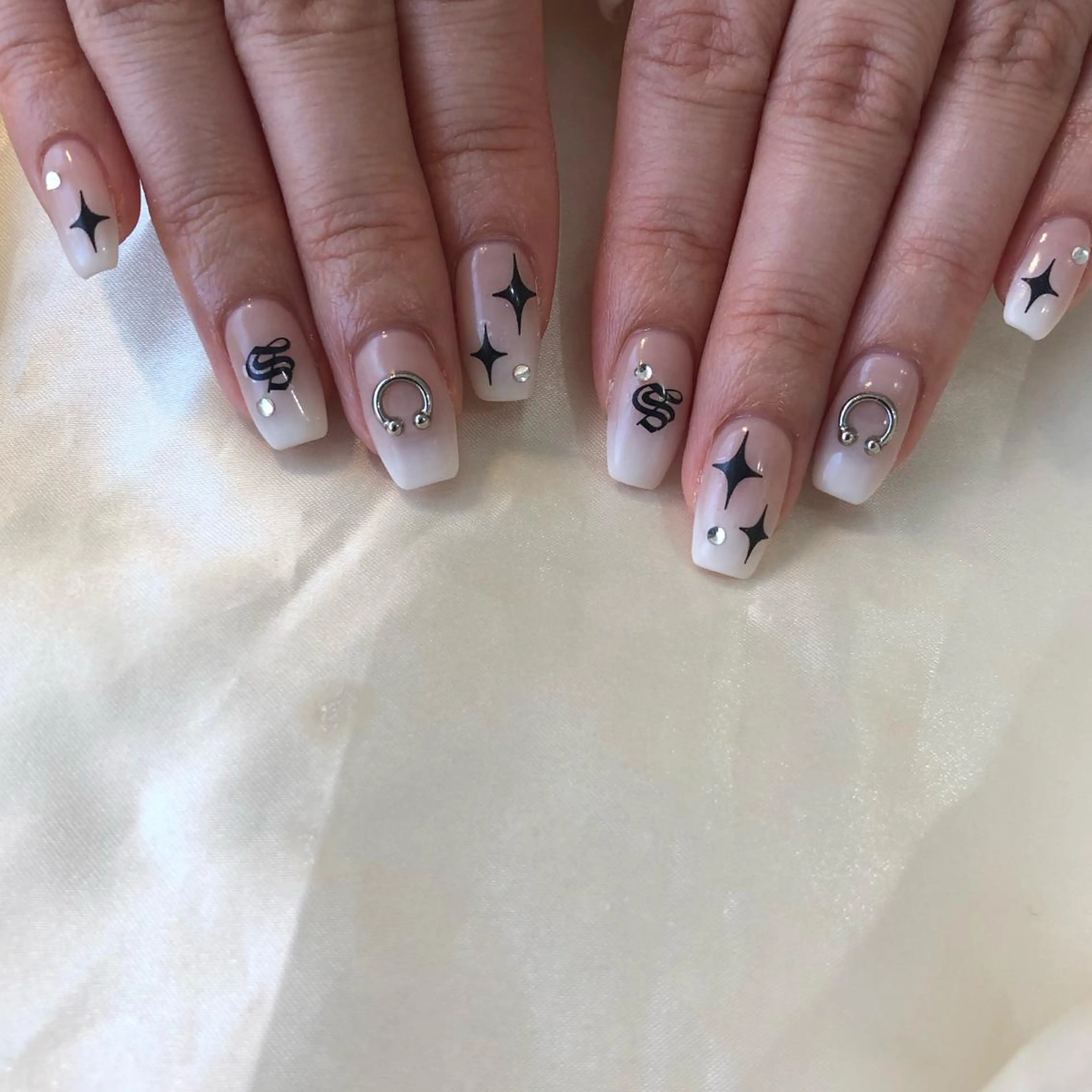 ネイル ハンドネイル ViViA momokaのネイルデザイン