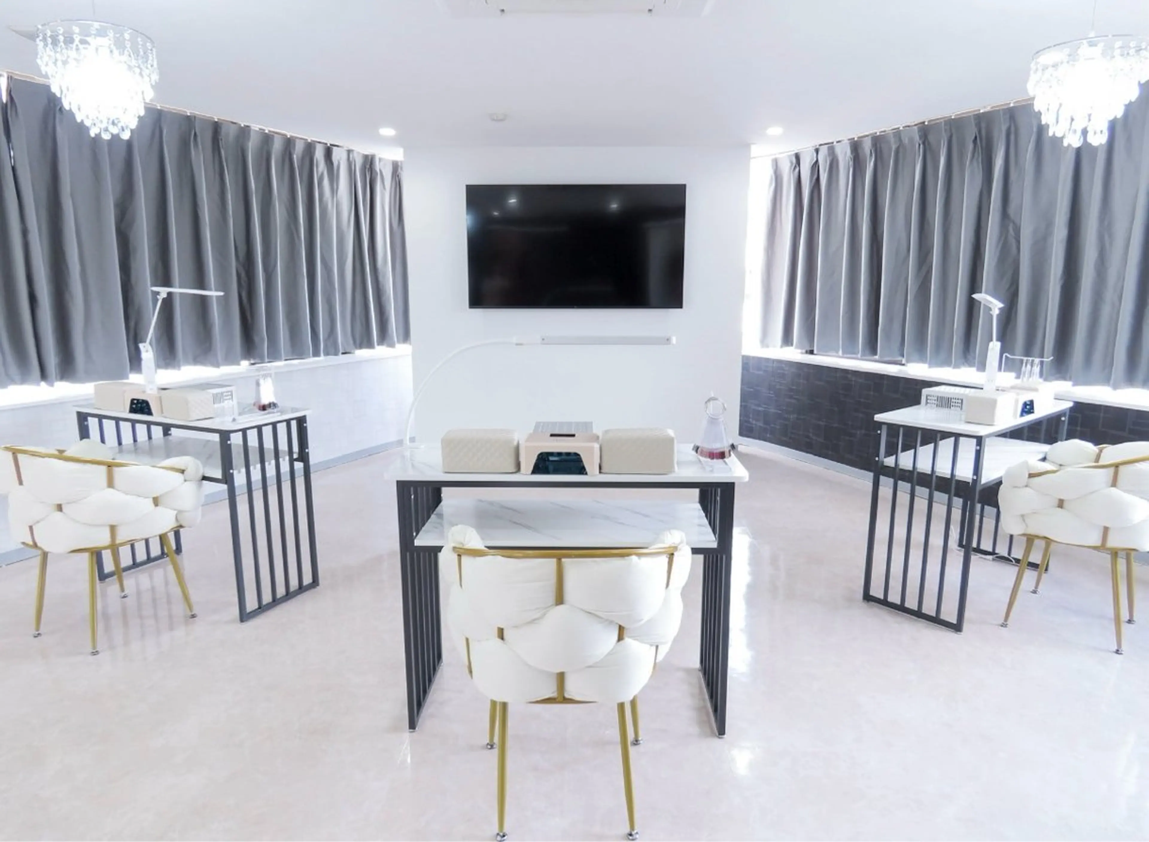 ネイル ホワイト LUNON 竹ノ塚店所属・LUNON 竹ノ塚店のネイルデザイン