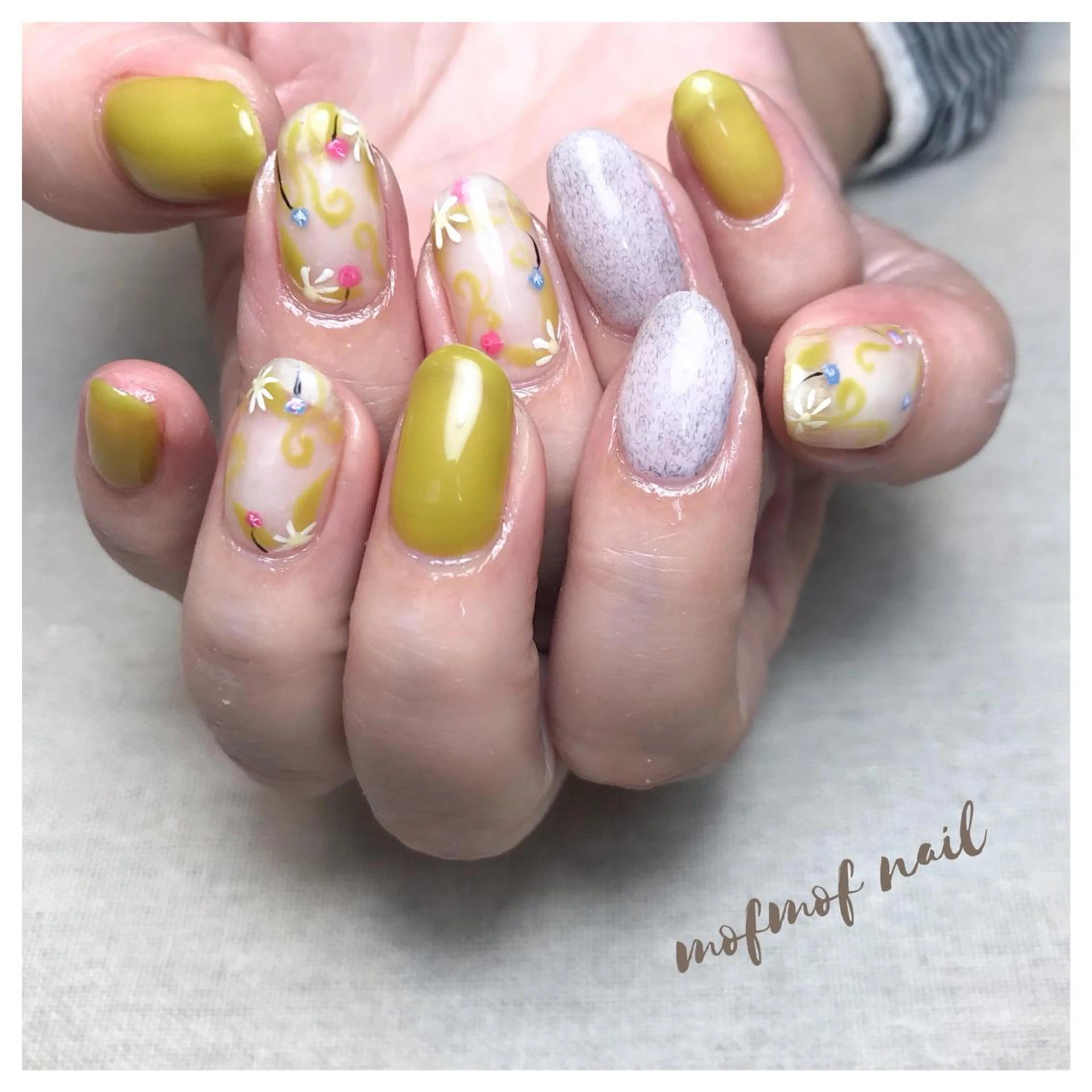 ネイル mofmofnail 🌿shimizuのネイルデザイン