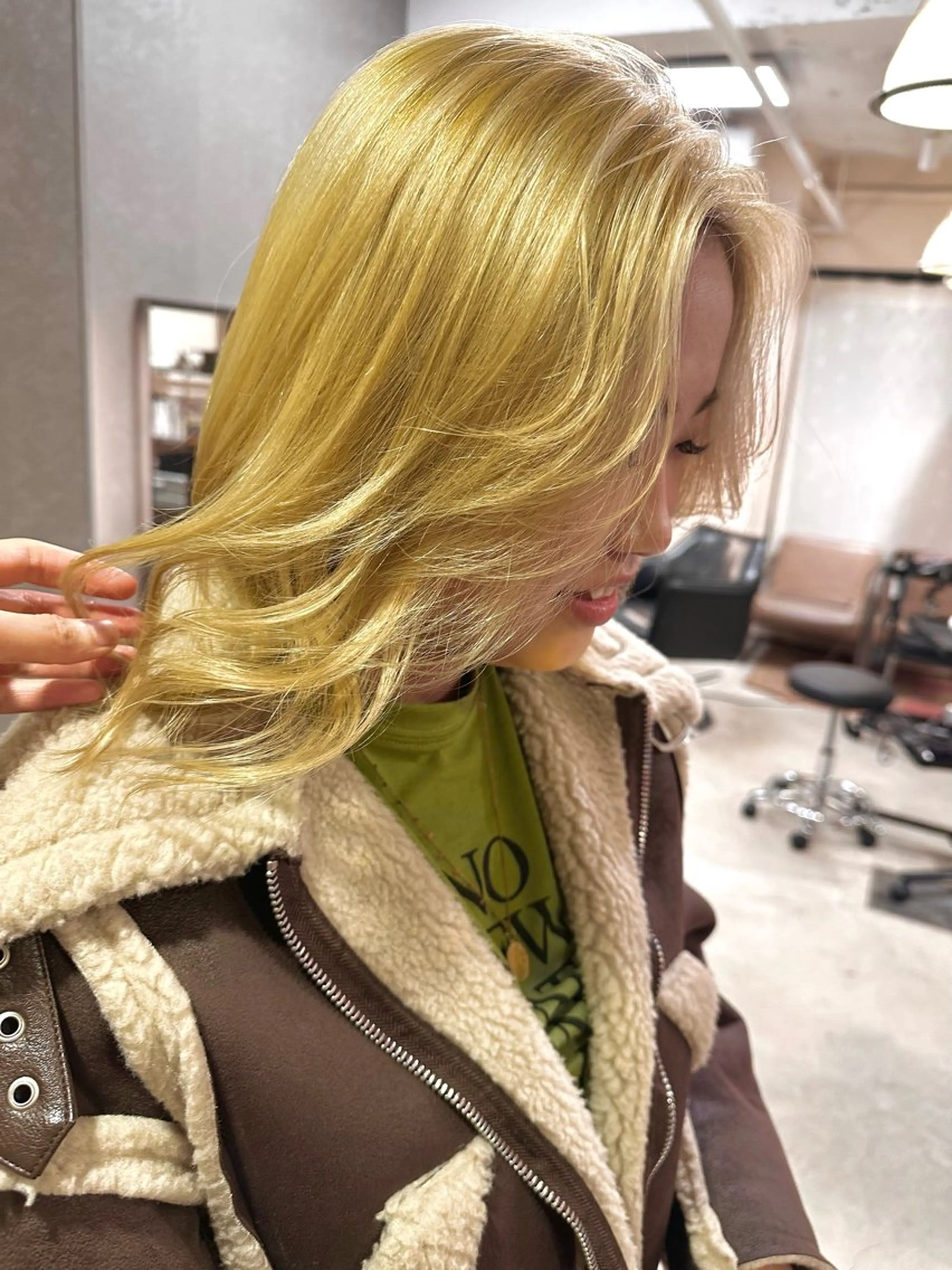 セミロング カラー ✂︎岡根 京花✂︎のヘアスタイル