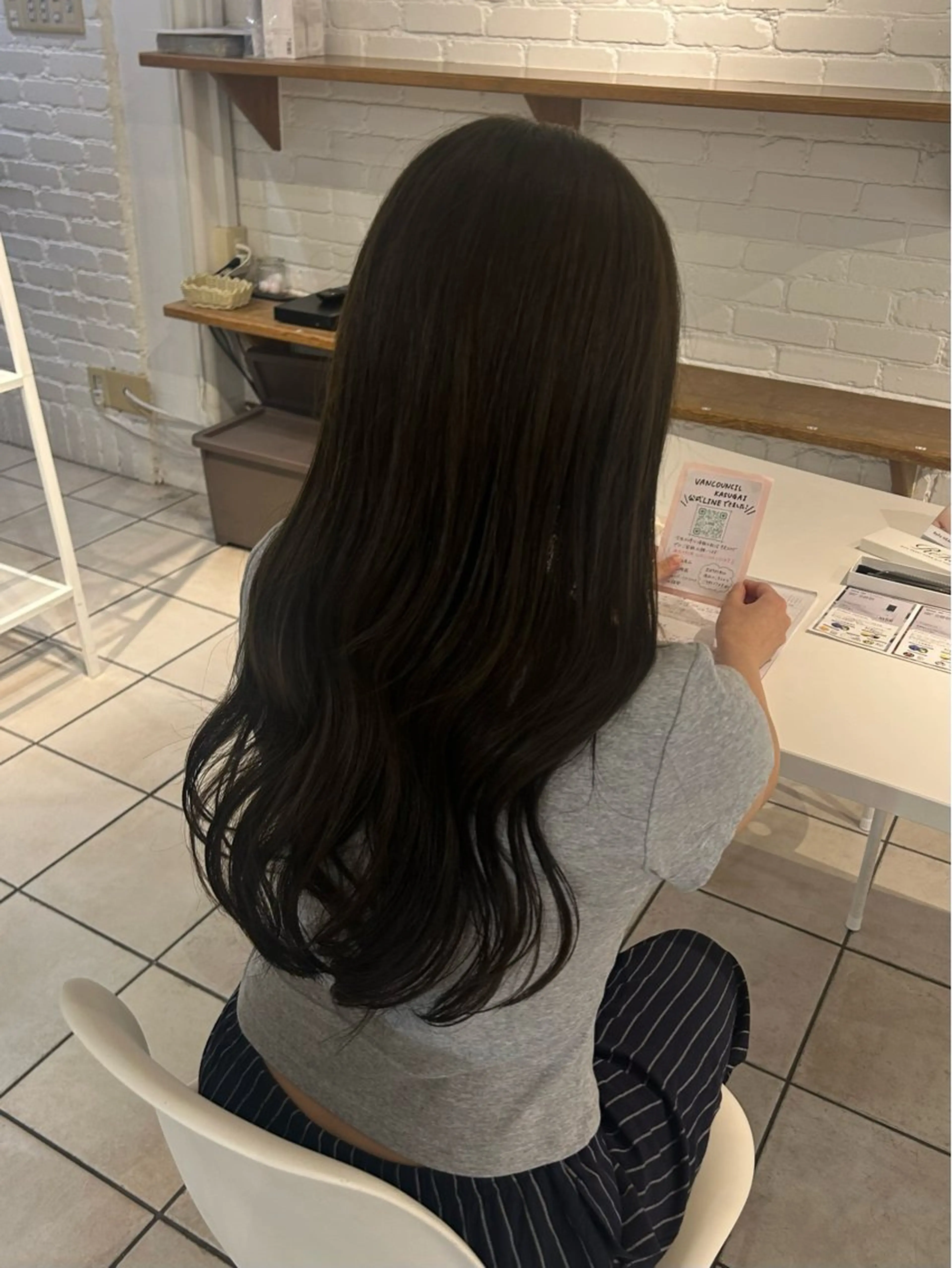 ロング カラー ベージュカラー オリーブベージュ VANCOUNCIL所属・カワダ サキのヘアスタイル