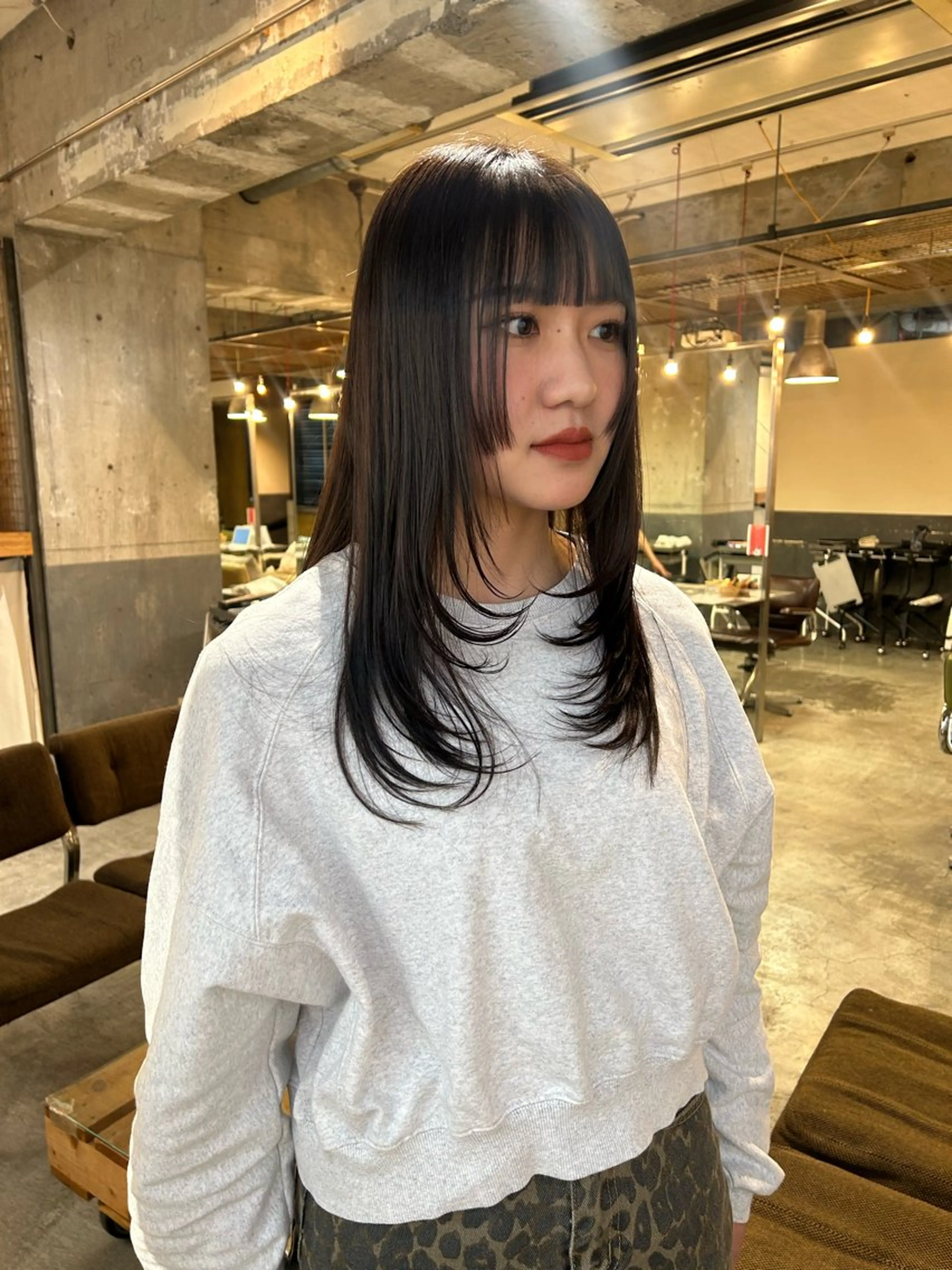 セミロング カラー オリーブカラー レイヤーカット カット ヘアカラー 丸みショート /NAGISAのヘアスタイル