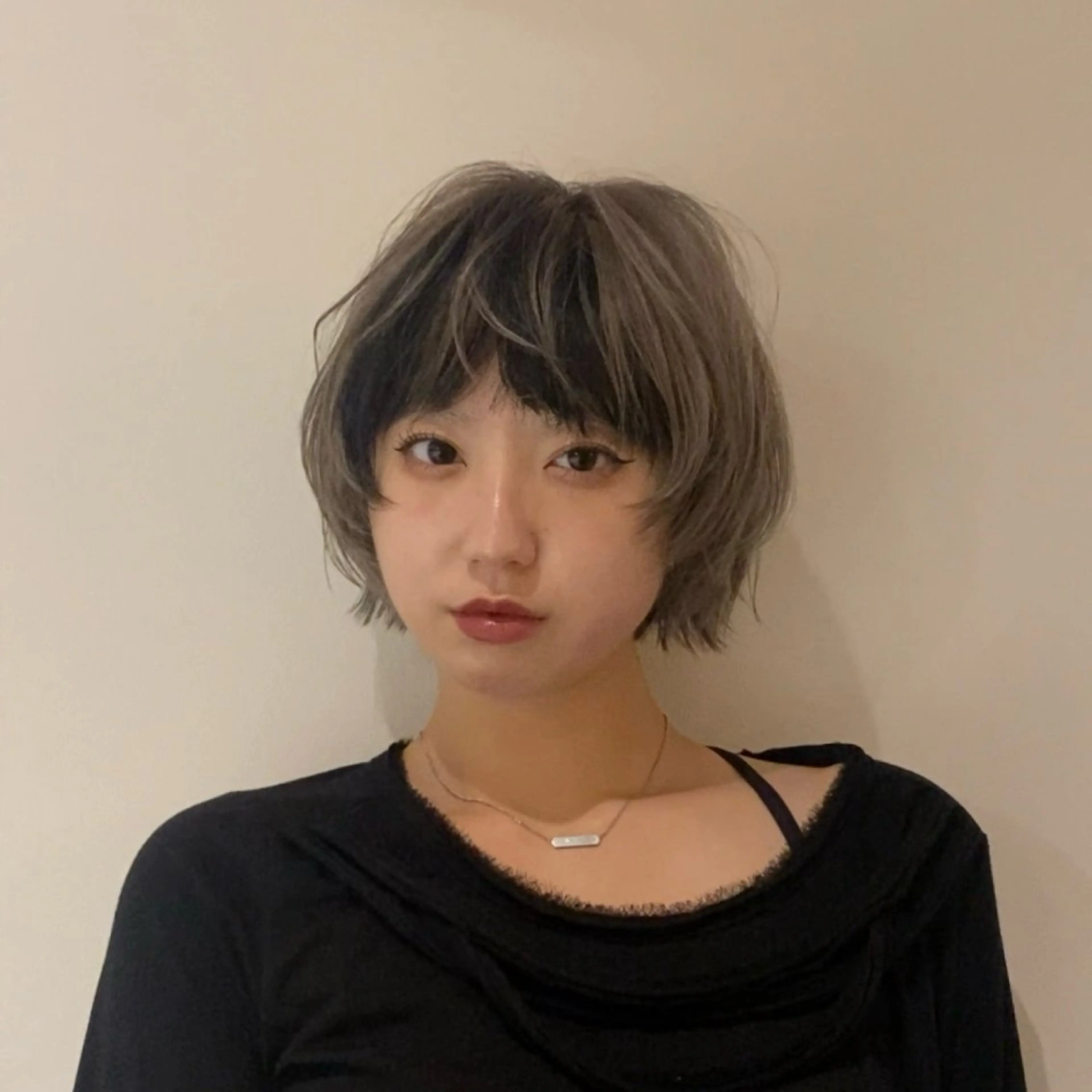 ショート カラー ヘアカラー トリートメント hair salon 束sok所属・ナホ/ハイトーン/ ショートカットモデルのヘアスタイル