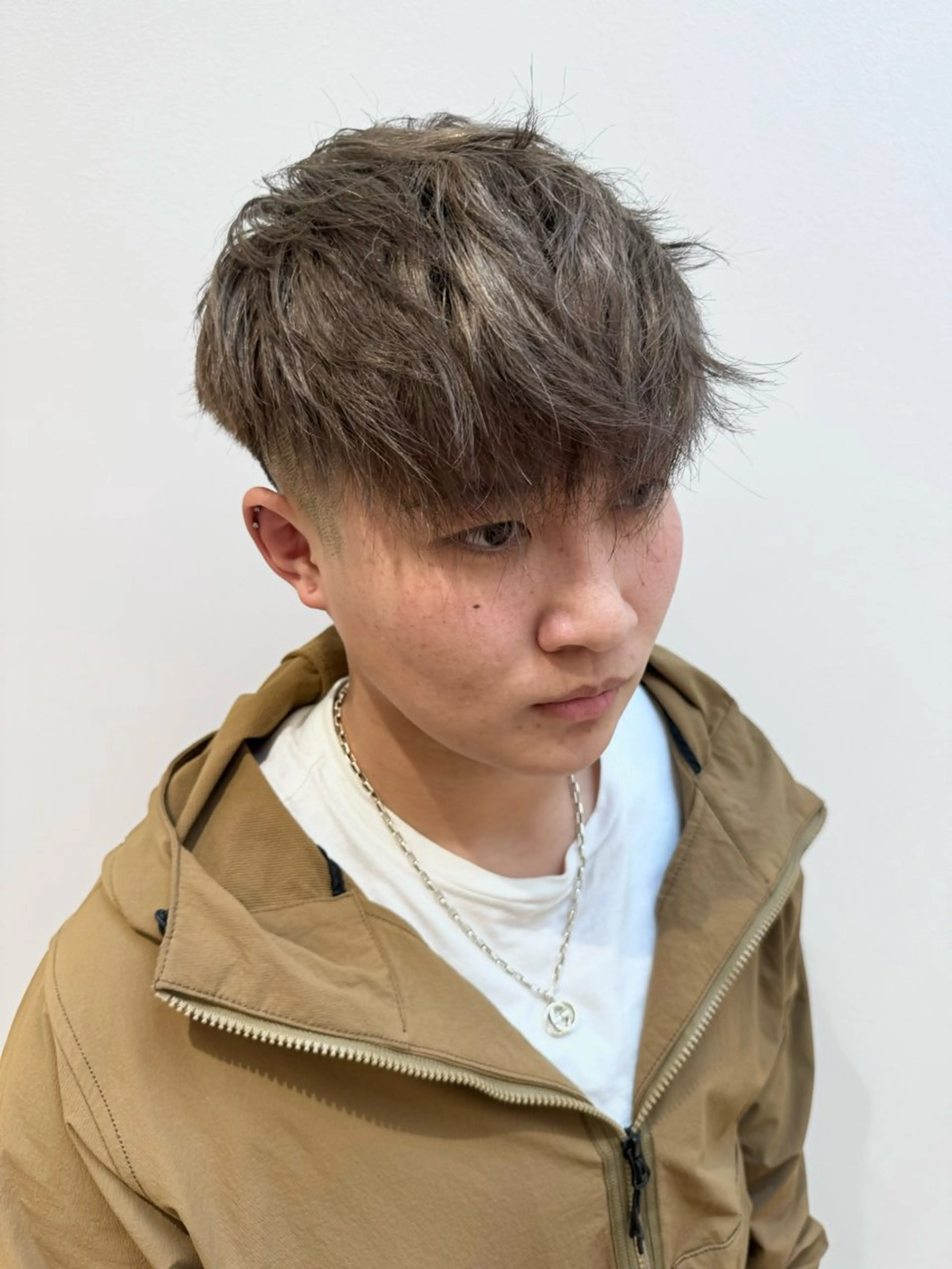 ショート 🐺ウルフ× ハイトーン🐺MOEのヘアスタイル
