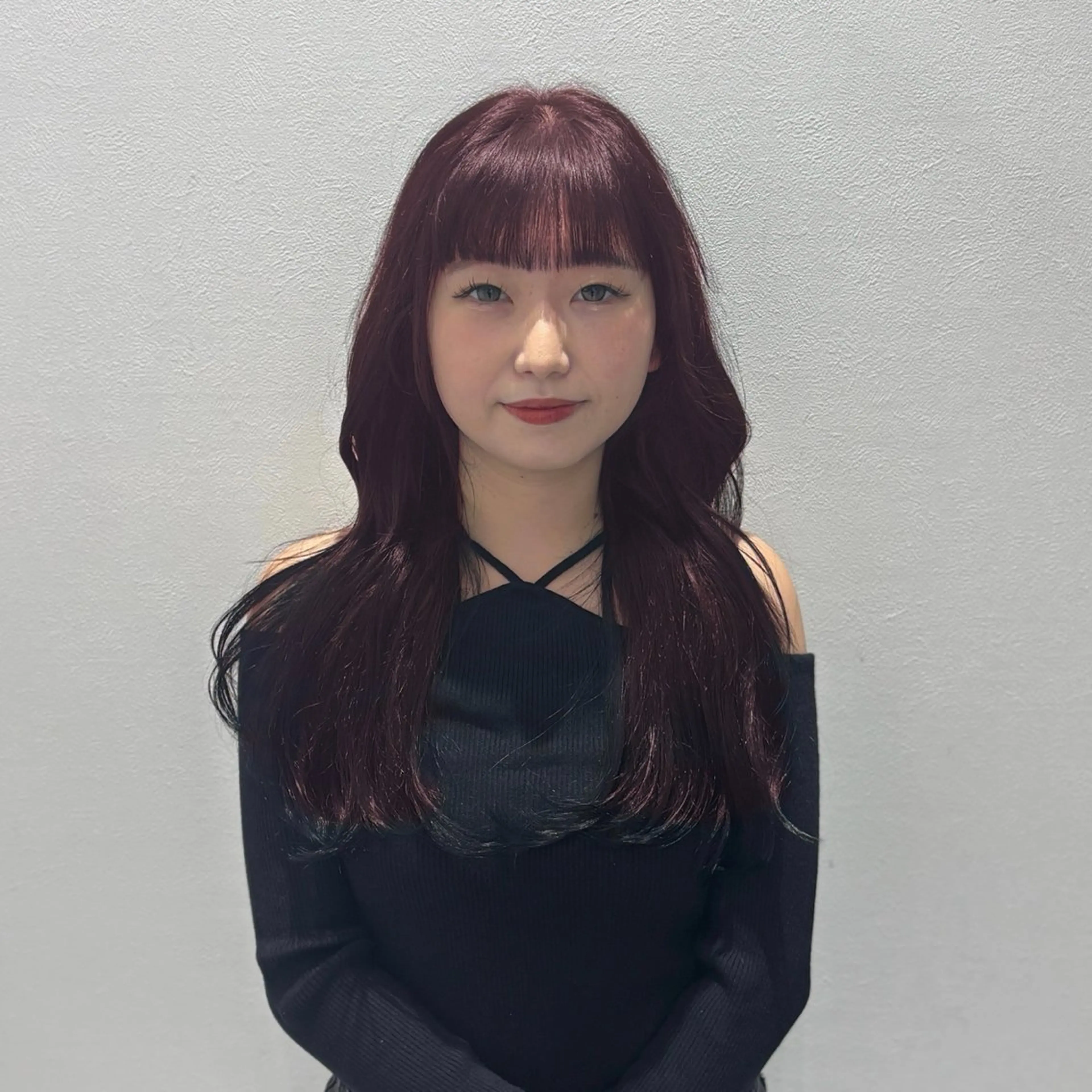 ロング カラー ヘアアレンジ 黒髪 ブリーチ ボルドーカラー ケアカラー 透明感カラー カット ヘアカラー トリートメント ヘッドスパ ヘアセット ブリーチなし暖色🥀 レイヤーカットひのきのヘアスタイル