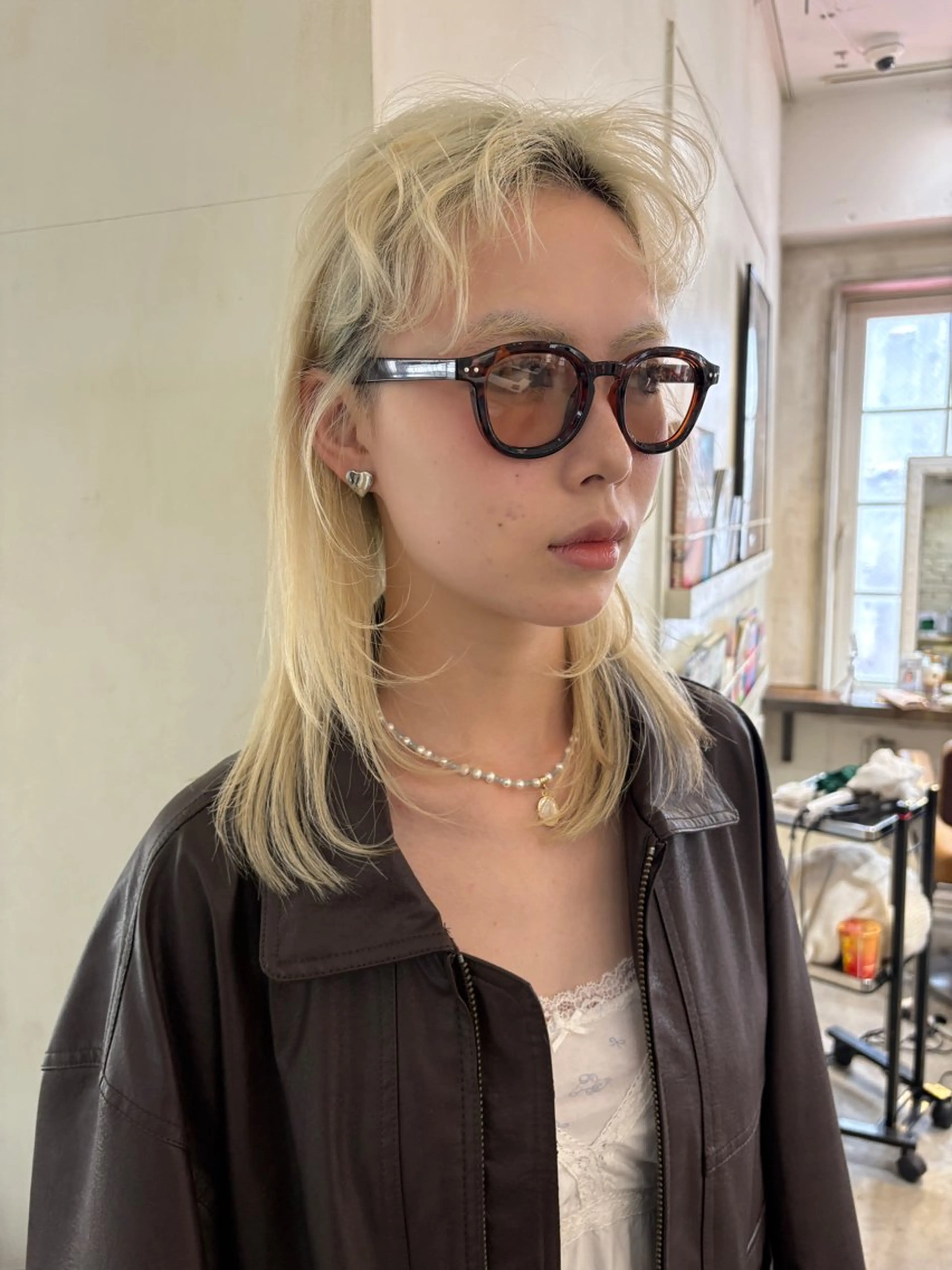 セミロング カラー 抜きっぱなしブロンド ブロンド レイヤーカット カット ヘアカラー ﾘｭｳﾄ/ボブ/ レイヤー/ブリーチのヘアスタイル