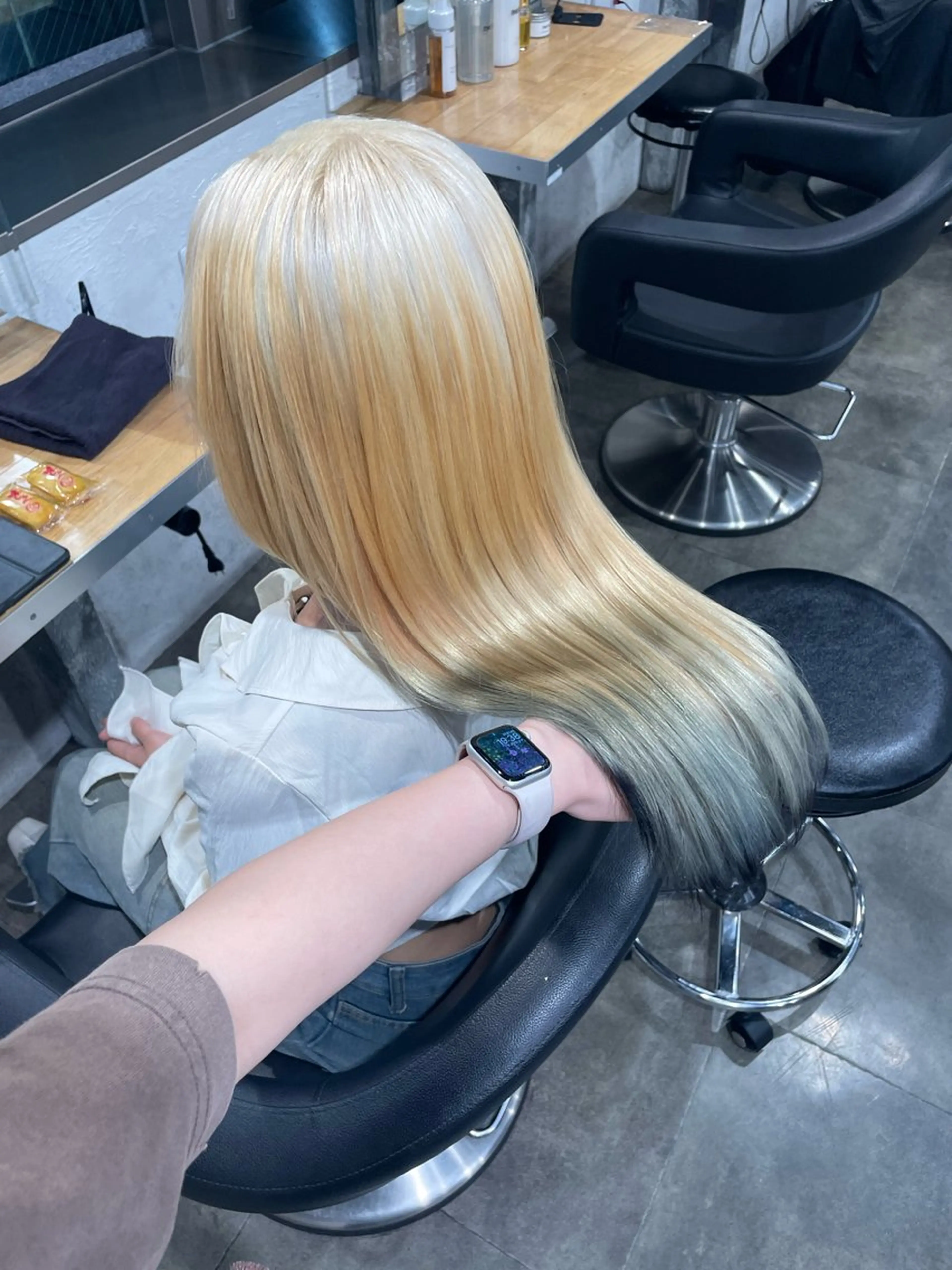 ロング カラー ヘアカラー ハイトーンブロンド 横浜💞ミオのヘアスタイル
