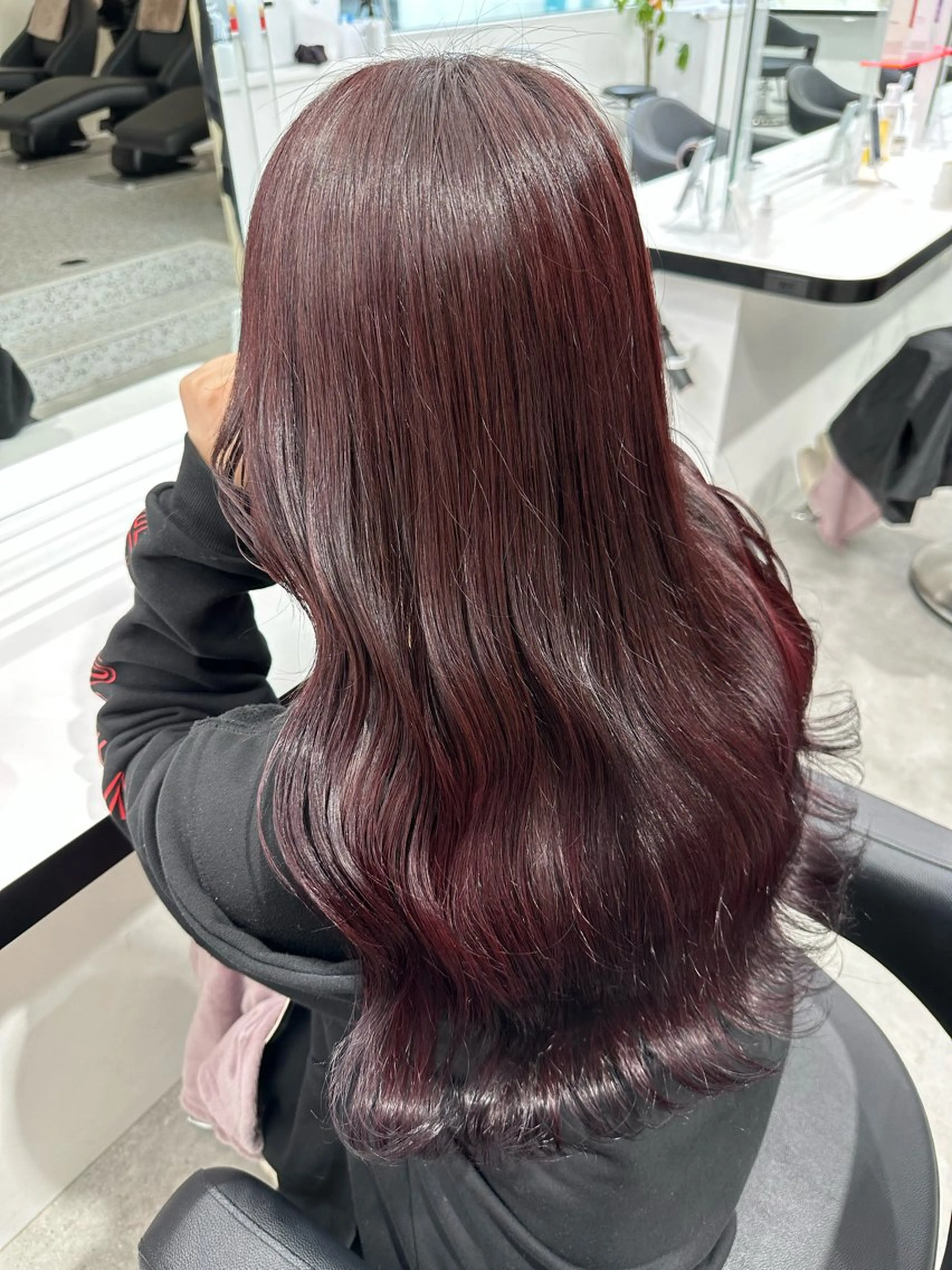 セミロング カラー 🍒ワイン系 ウルフカット🍒拓未のヘアスタイル