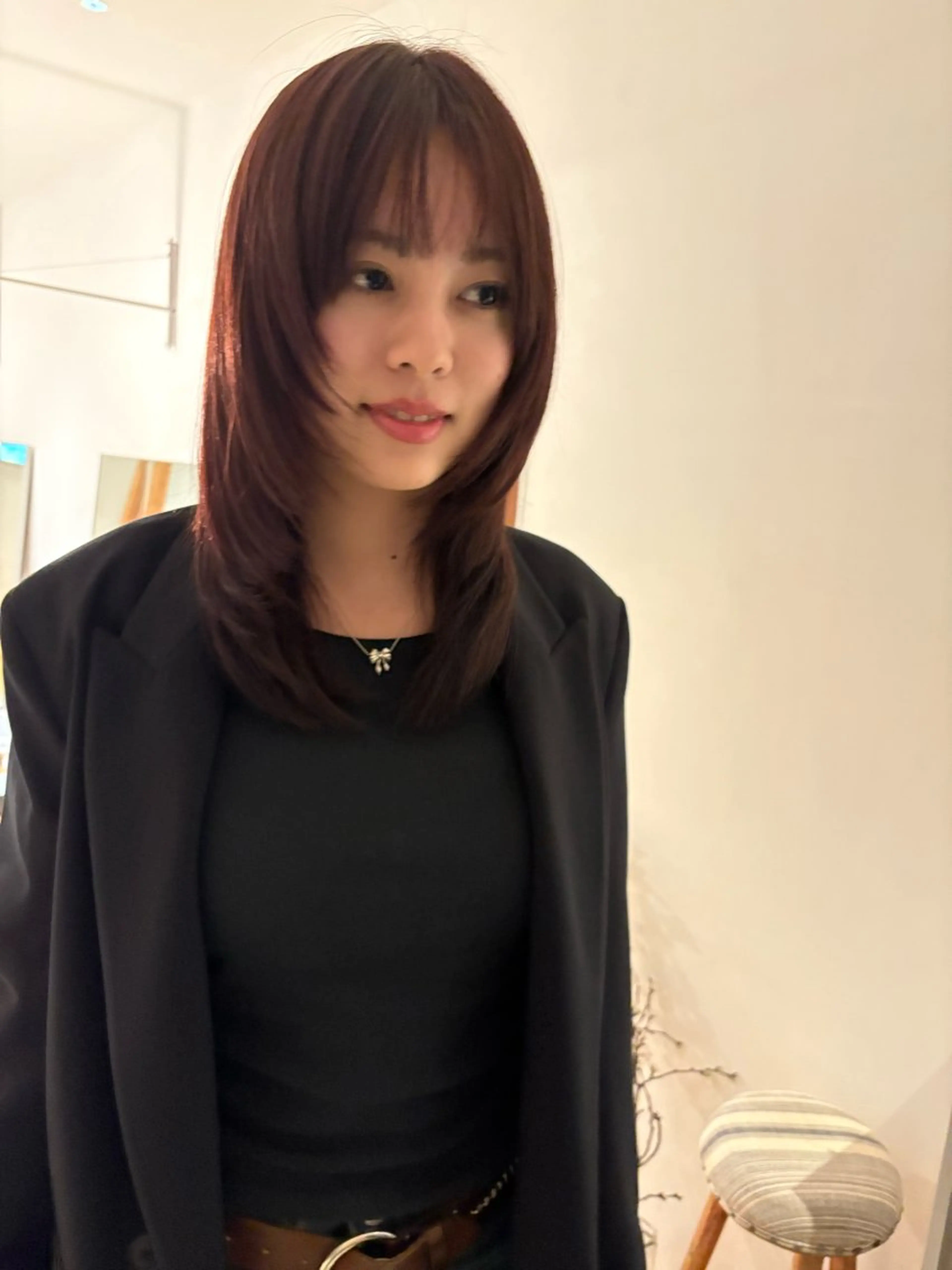 ミディアム レイヤーカット モダーン北鎌倉所属・中溝 アカリのヘアスタイル