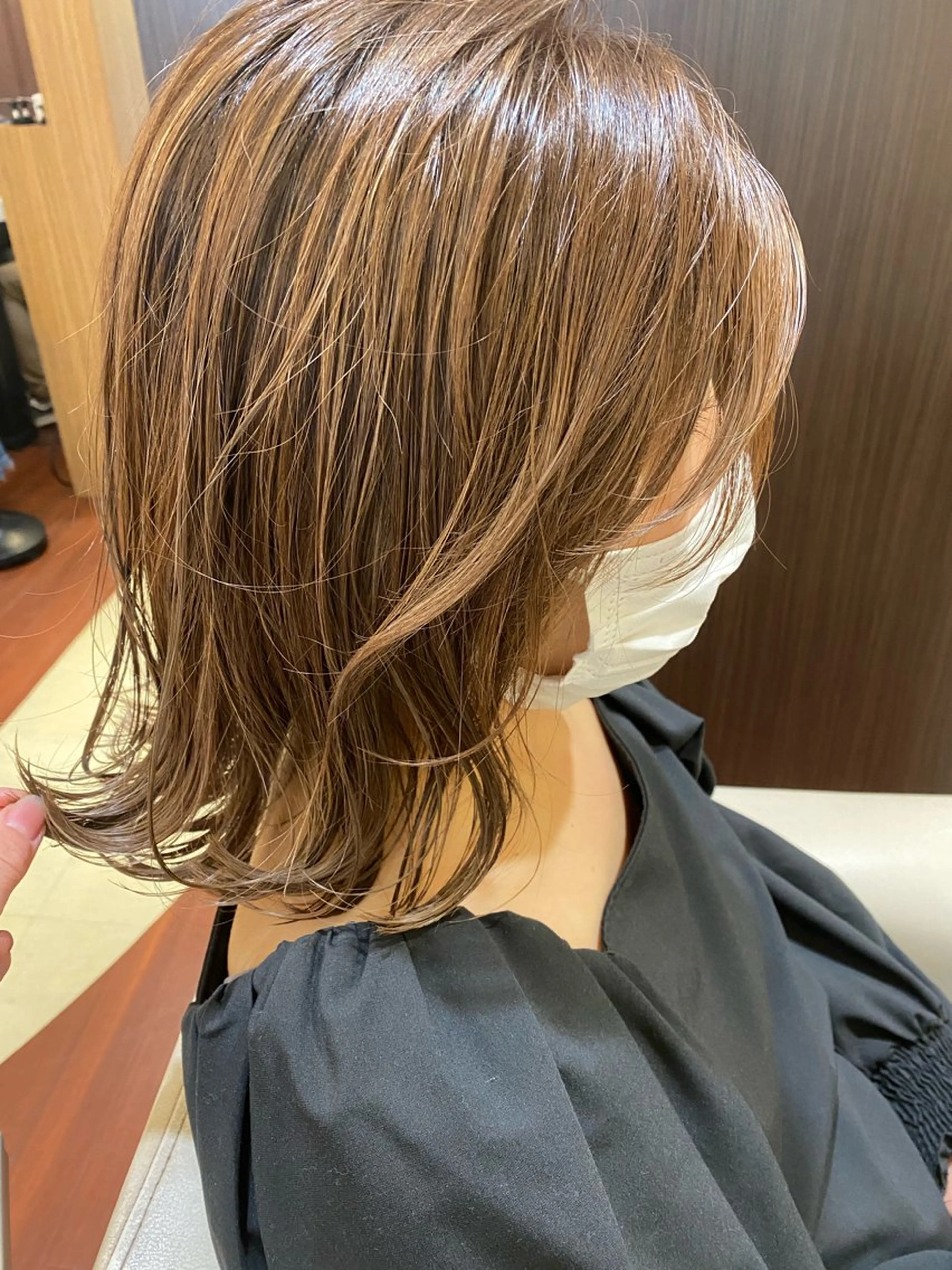 ミディアム カット ヘアカラー トリートメント BIANCO北堀江 AKANEのヘアスタイル