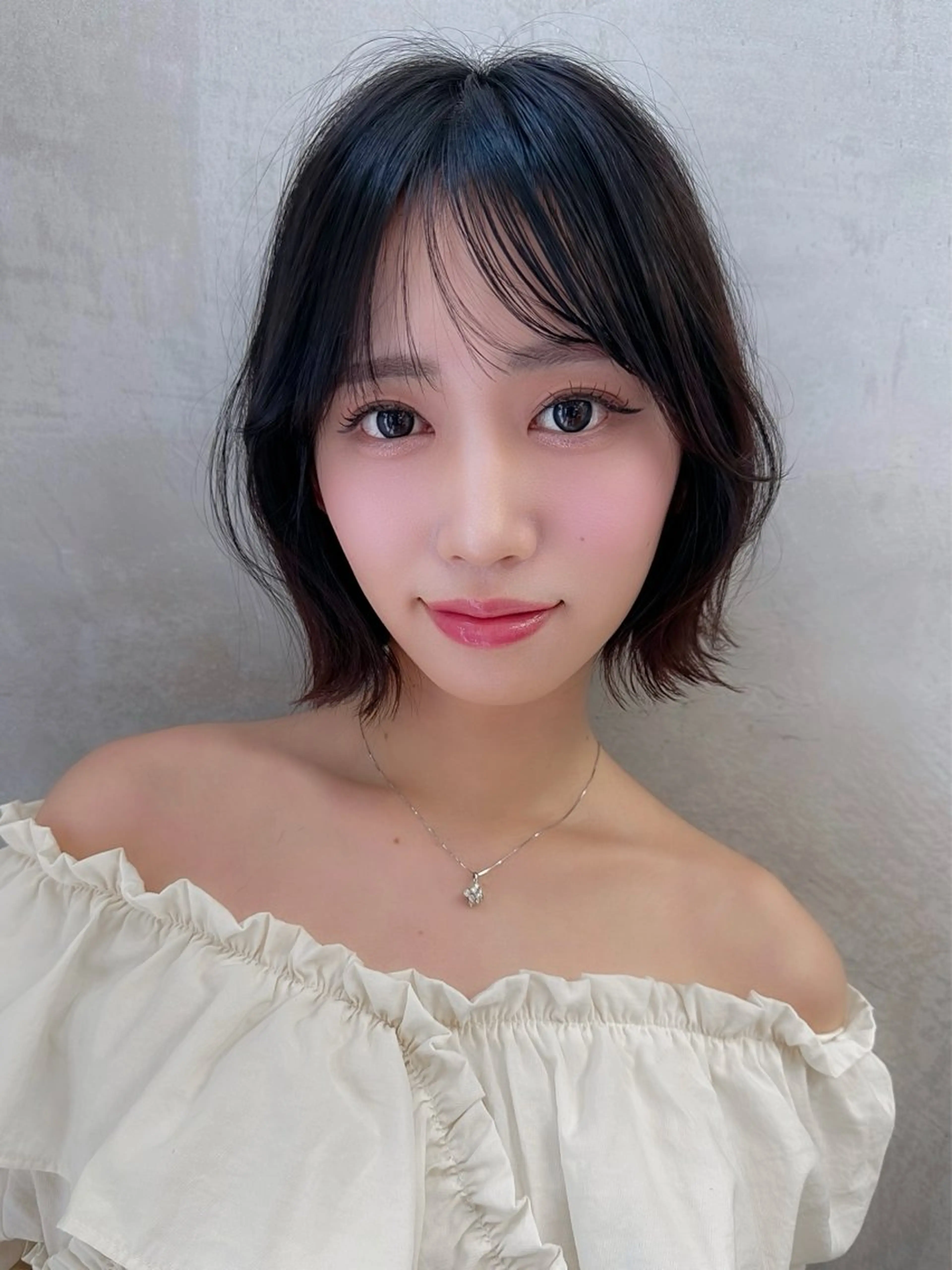 ショート カラー Lond enikaのヘアスタイル