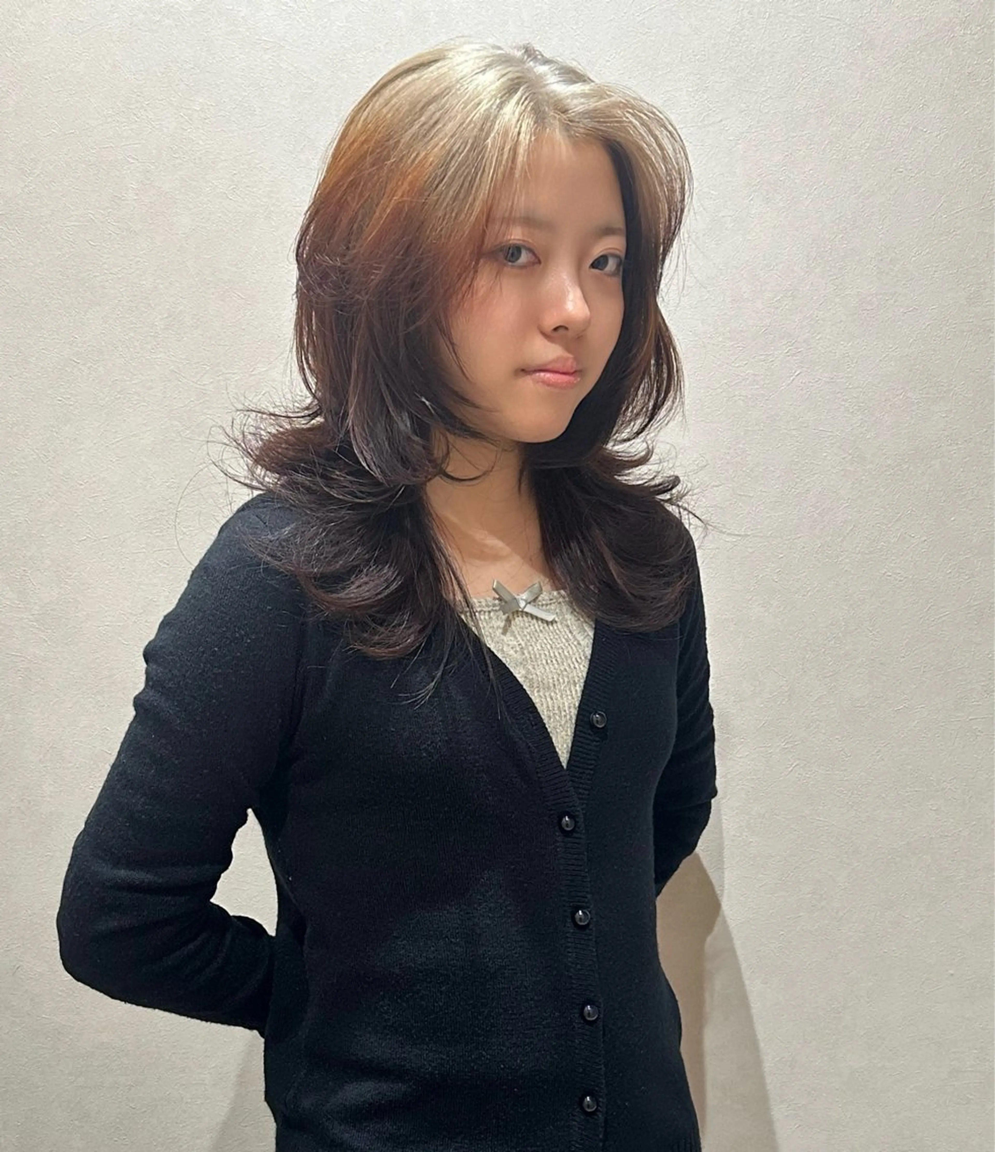 セミロング カラー ブリーチ ケアブリーチ デザインカラー ダブルカラー イヤリングカラー ヘアカラー トリートメント ヘッドスパ ユウ✩.*˚/メンズ ハイトーン/カラーのヘアスタイル