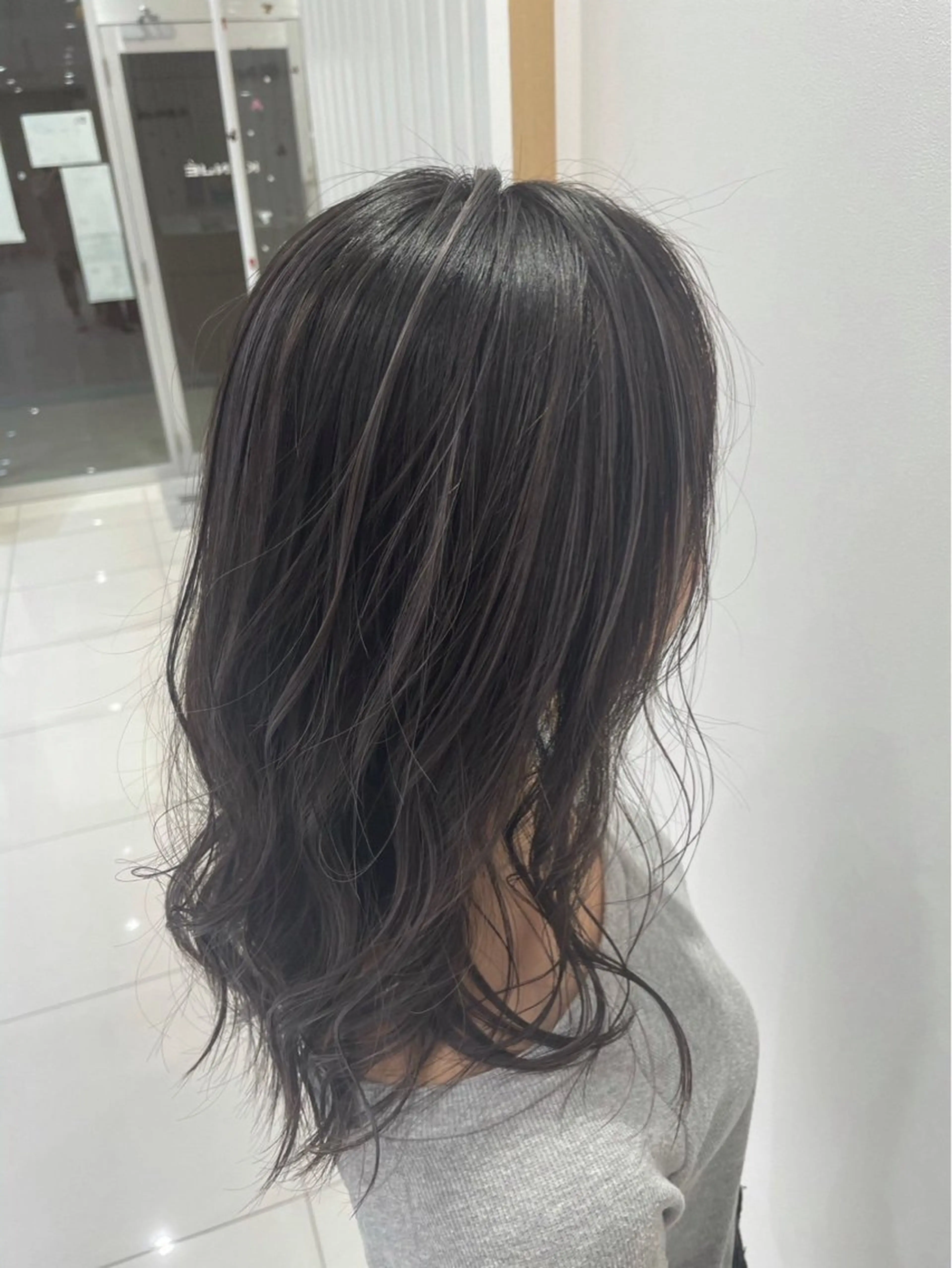 ロング カラー ヘアカラー トリートメント 新規様限定クーポン 有り西澤駿のヘアスタイル