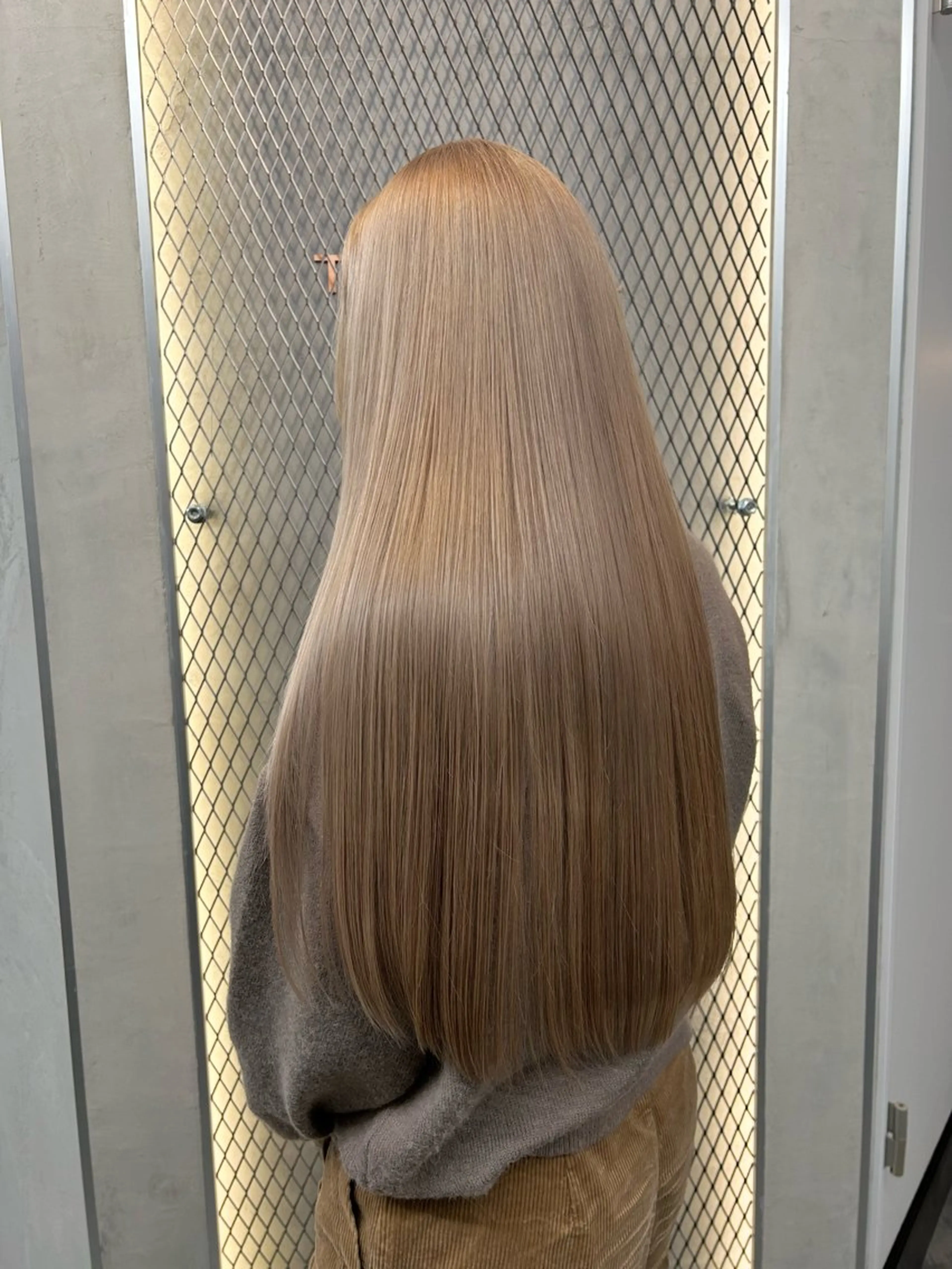 ロング カラー カット ヘアカラー トリートメント Haru/THREE …by velvetのヘアスタイル